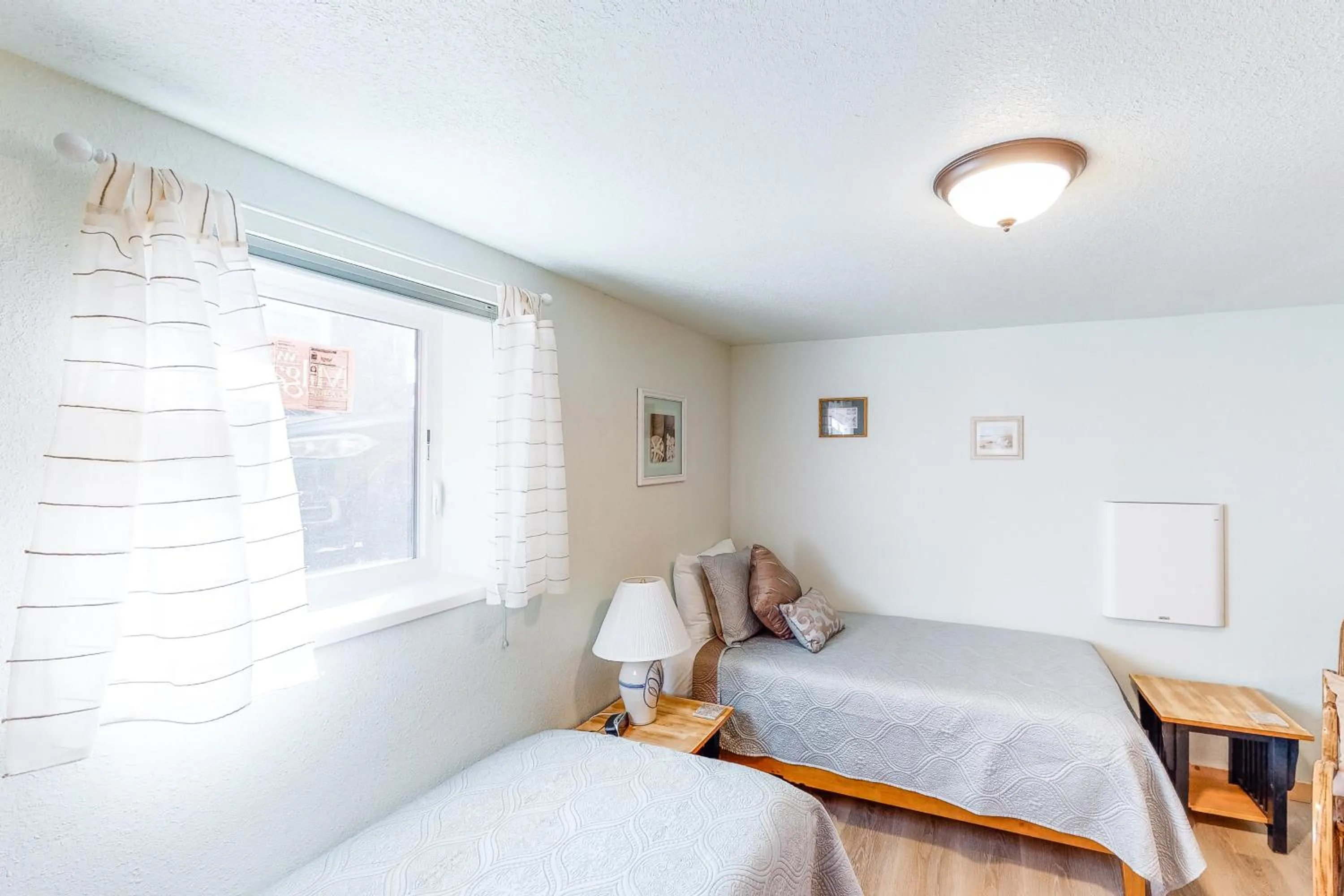 Bed in Cottage at Nye Beach