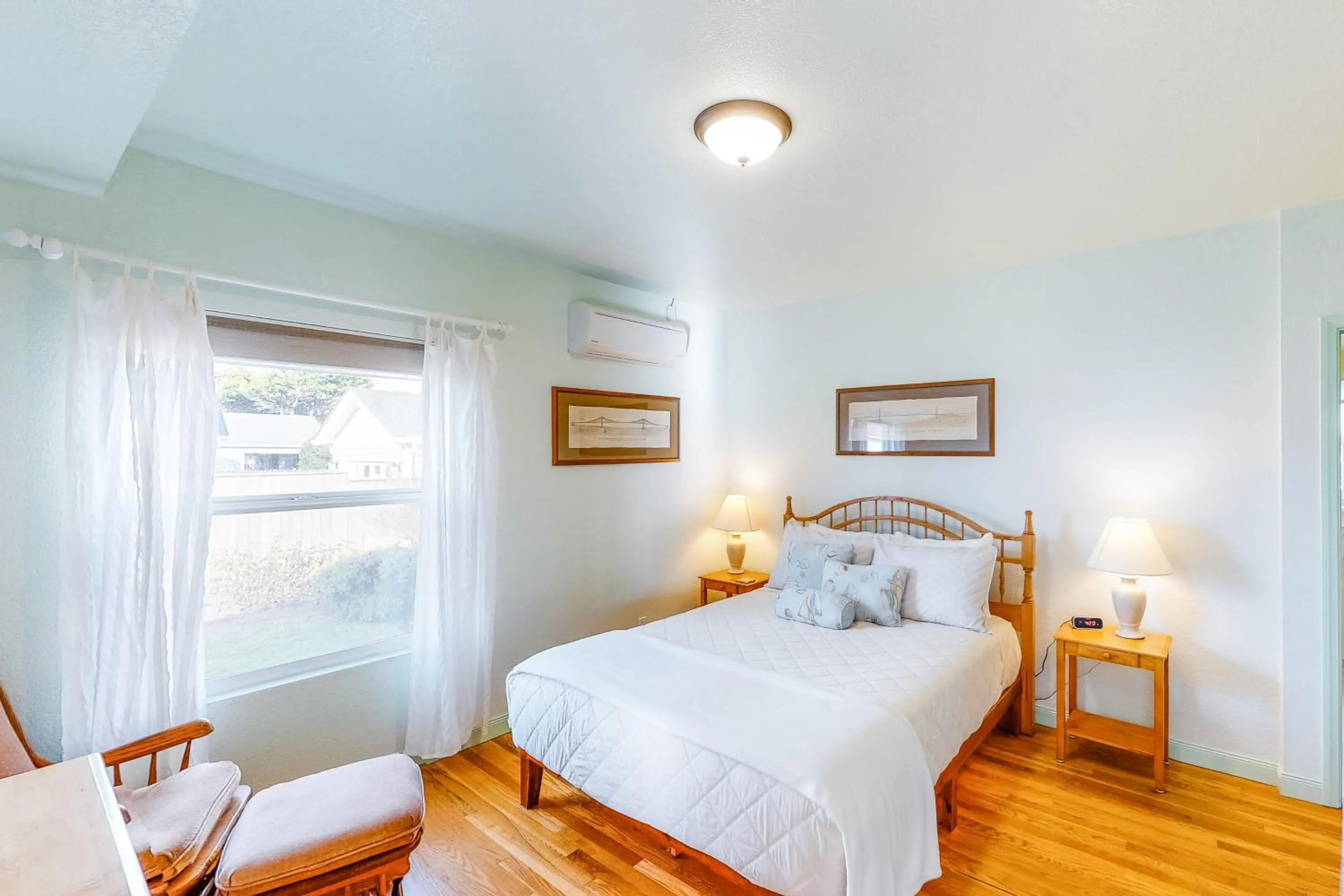 Bed in Cottage at Nye Beach