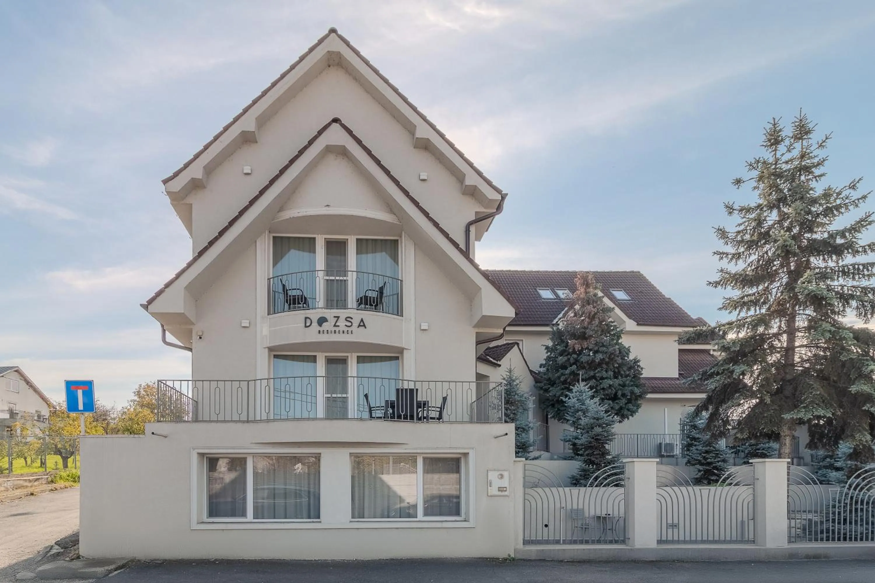 Property building in Dozsa Residence