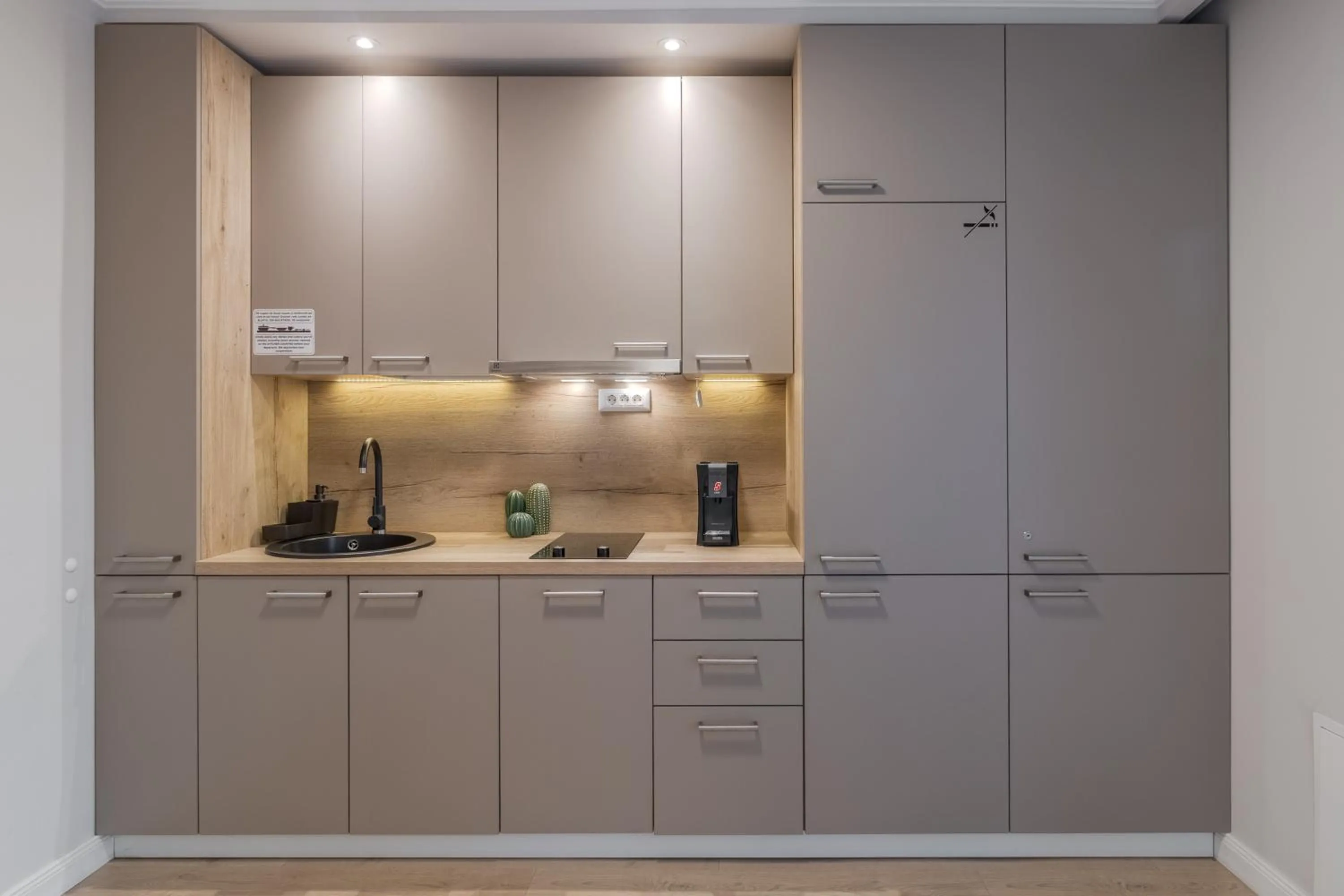 Coffee/tea facilities in Dozsa Residence