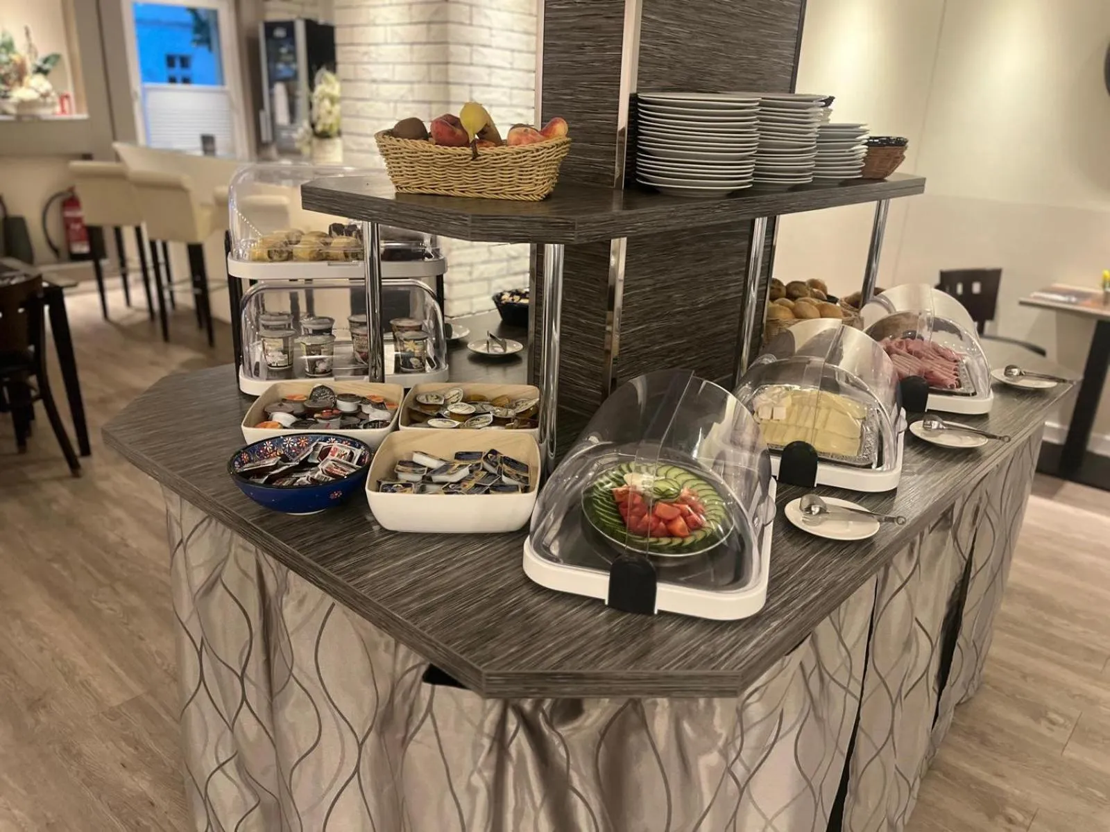 Buffet breakfast in Hotel Kiez Pension Berlin