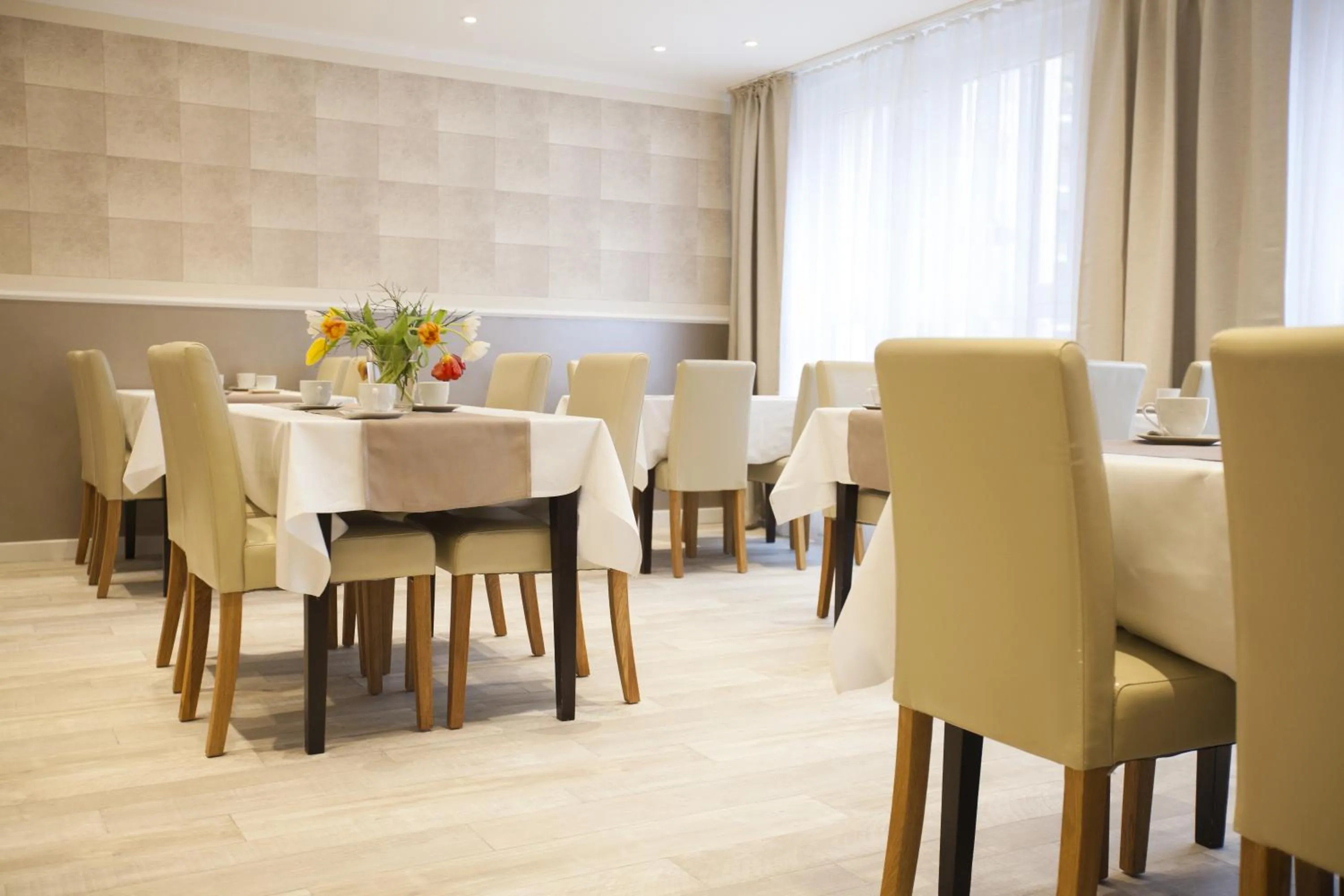 Restaurant/places to eat in Hotel Kiez Pension Berlin