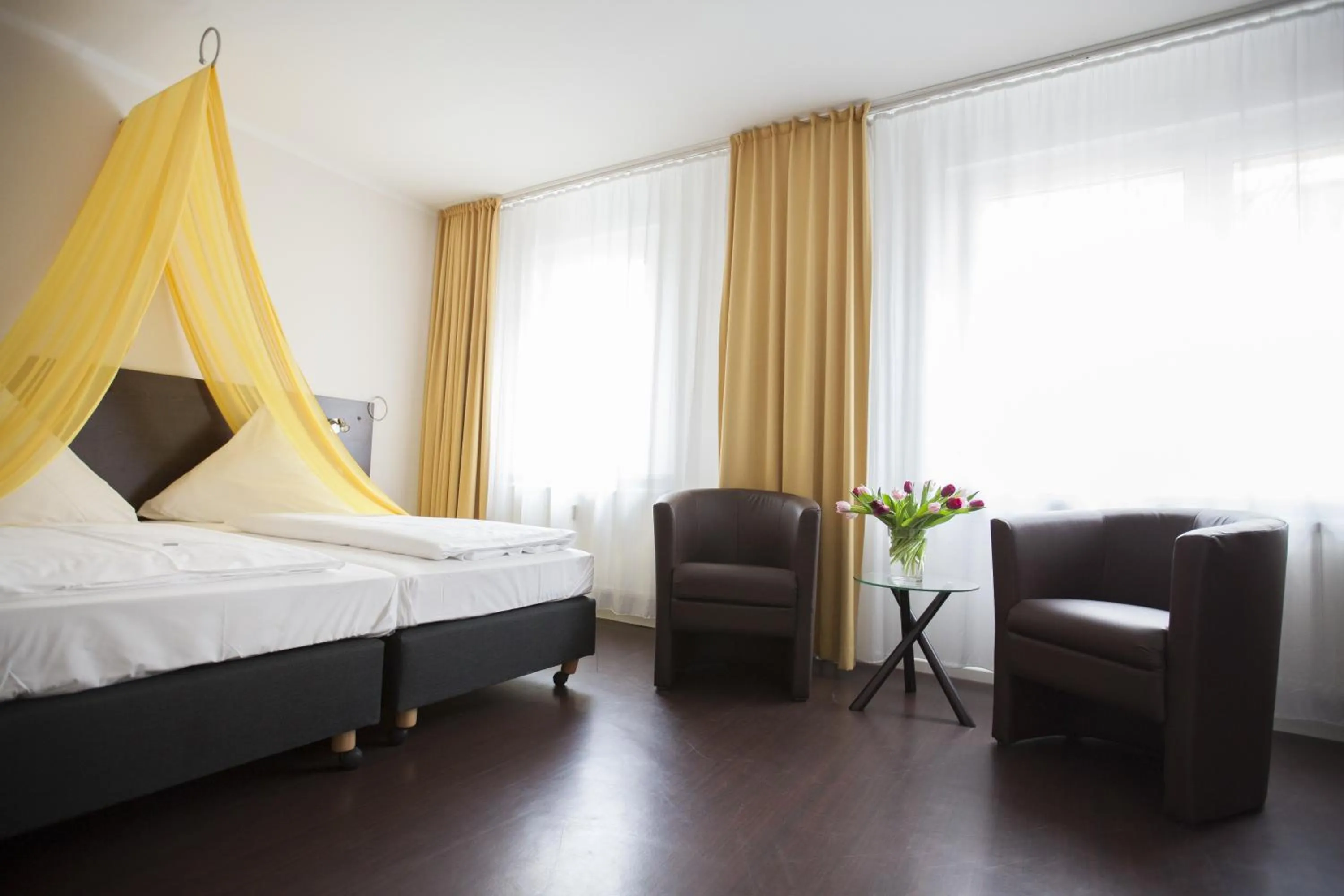 Photo of the whole room, Bed in Hotel Kiez Pension Berlin