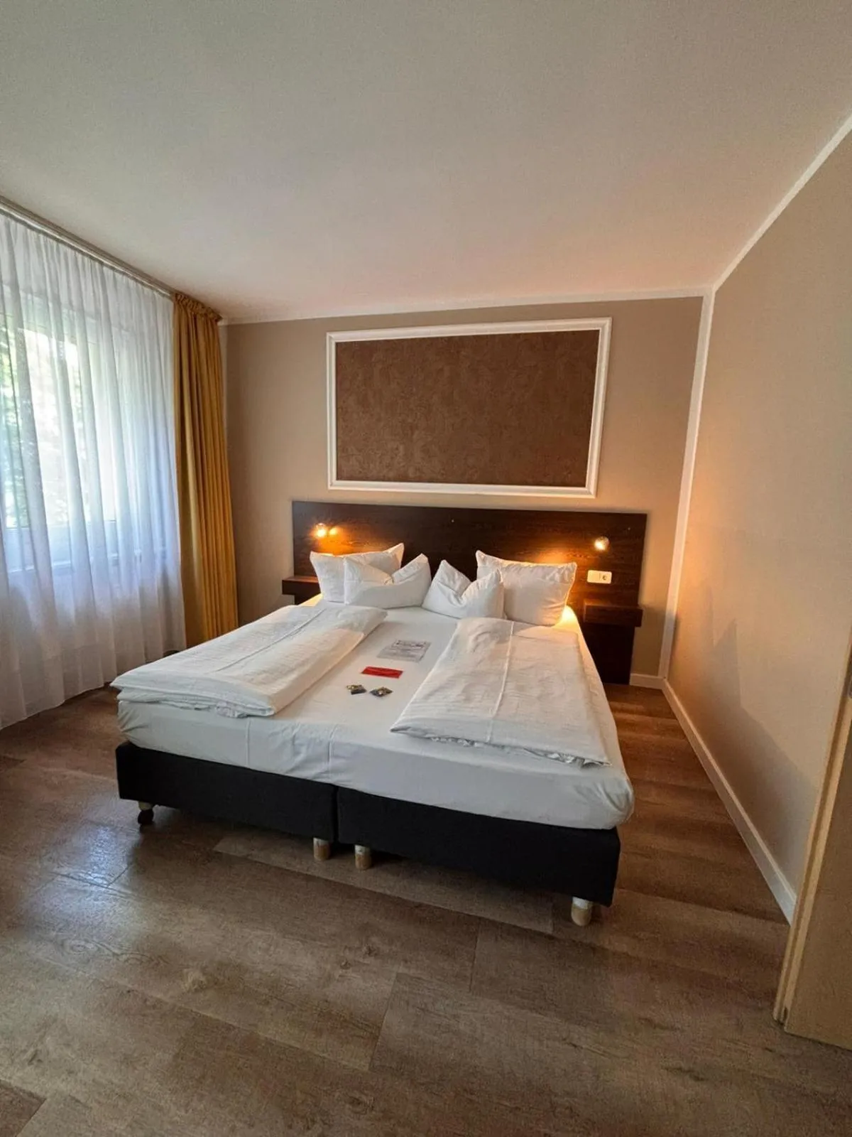 Photo of the whole room, Bed in Hotel Kiez Pension Berlin