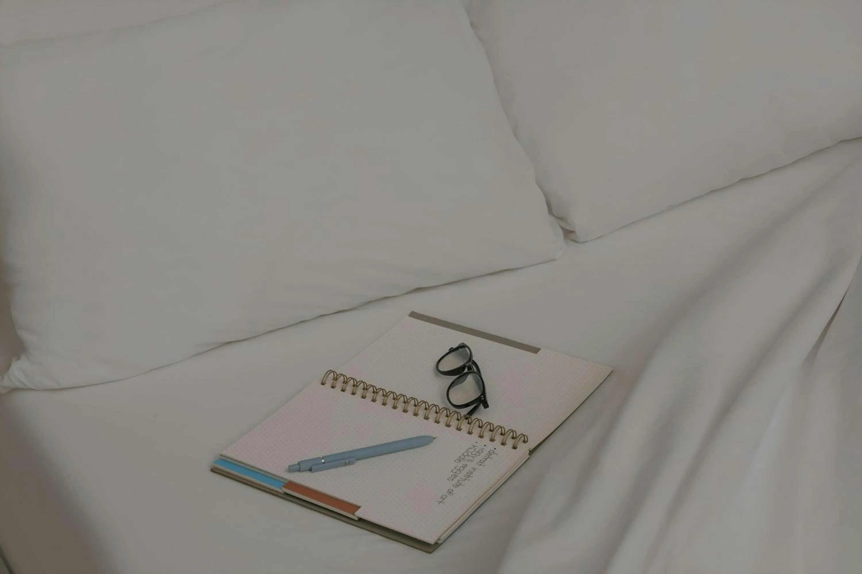 Bedroom, Bed in Sonder by Marriott Bonvoy Gabriel Richard Apartments Downtown