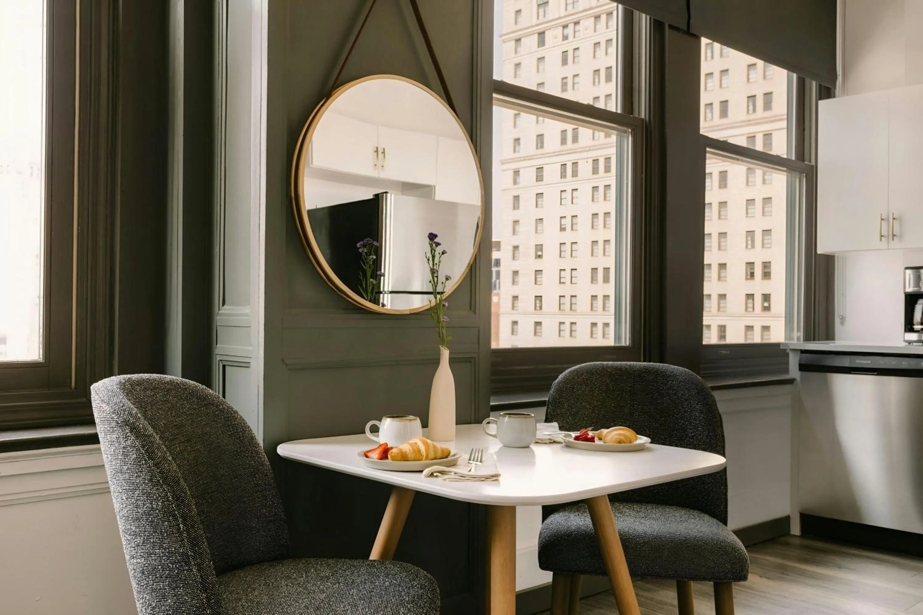 Photo of the whole room in Sonder by Marriott Bonvoy Gabriel Richard Apartments Downtown