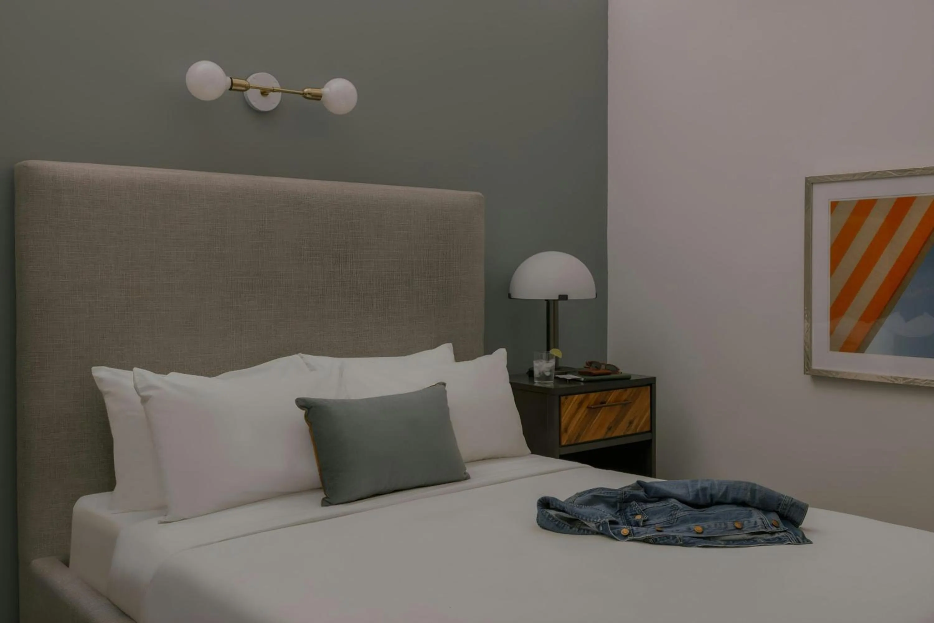 Bedroom, Bed in Sonder by Marriott Bonvoy Gabriel Richard Apartments Downtown