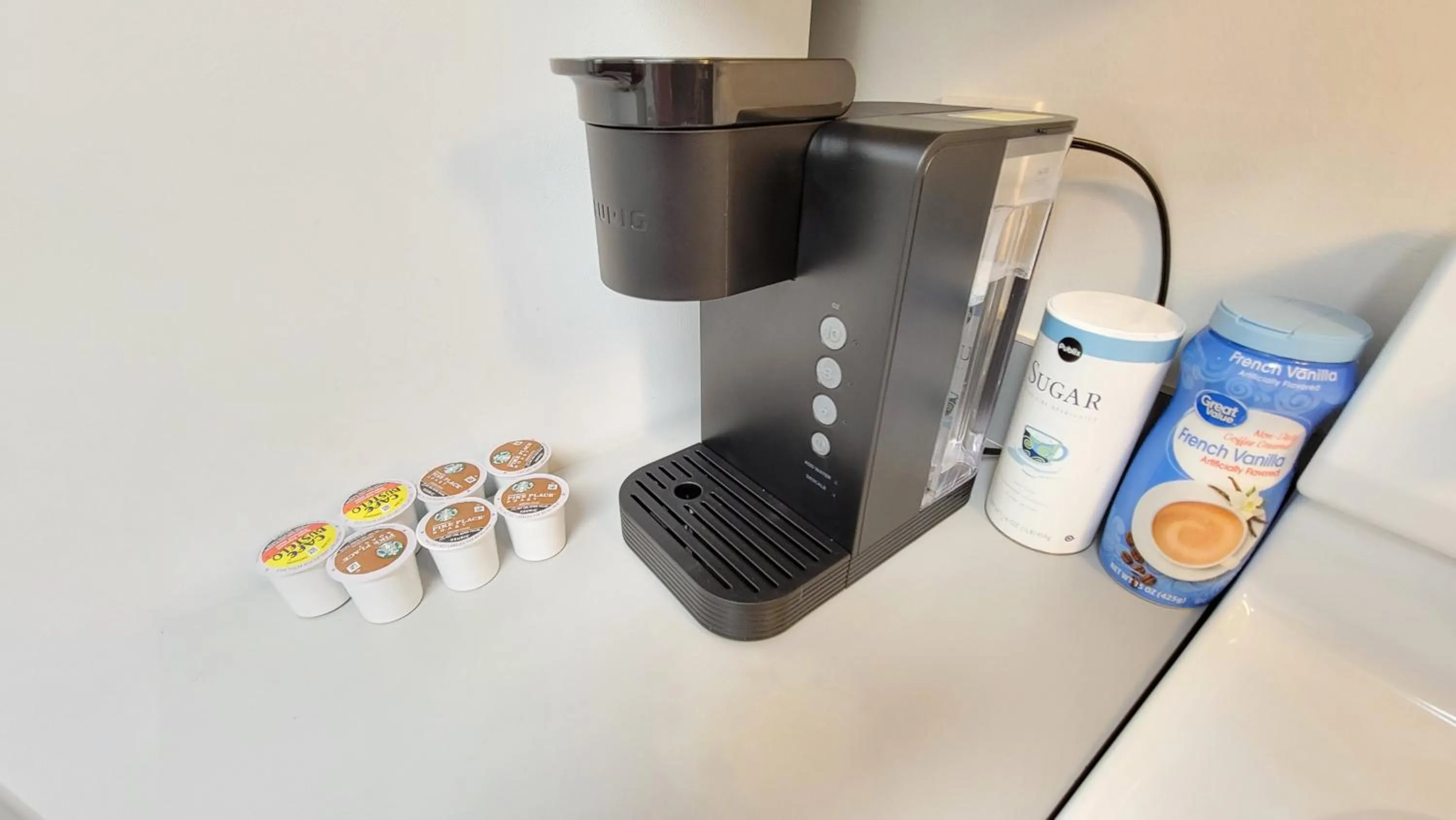 Coffee/tea facilities in Comfortable Townhome 2BR 1-5BA - Near UF & Shopping Dining