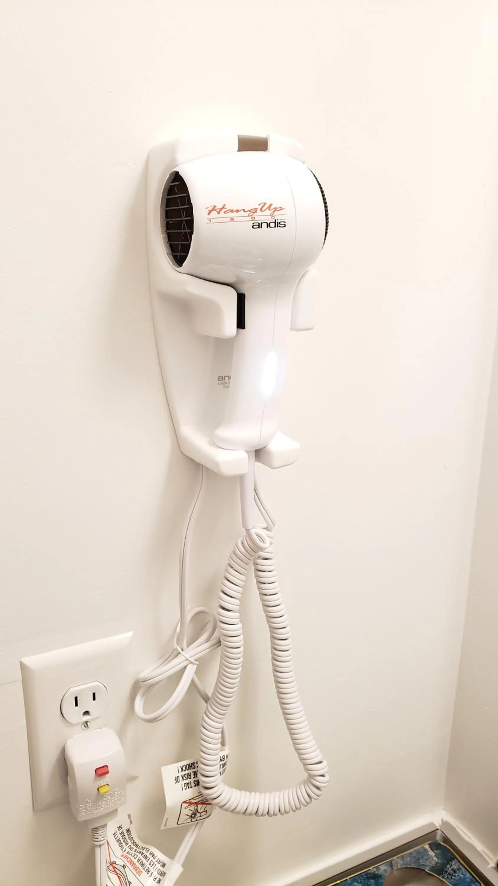 Bathroom in Comfortable Townhome 2BR 1-5BA - Near UF & Shopping Dining