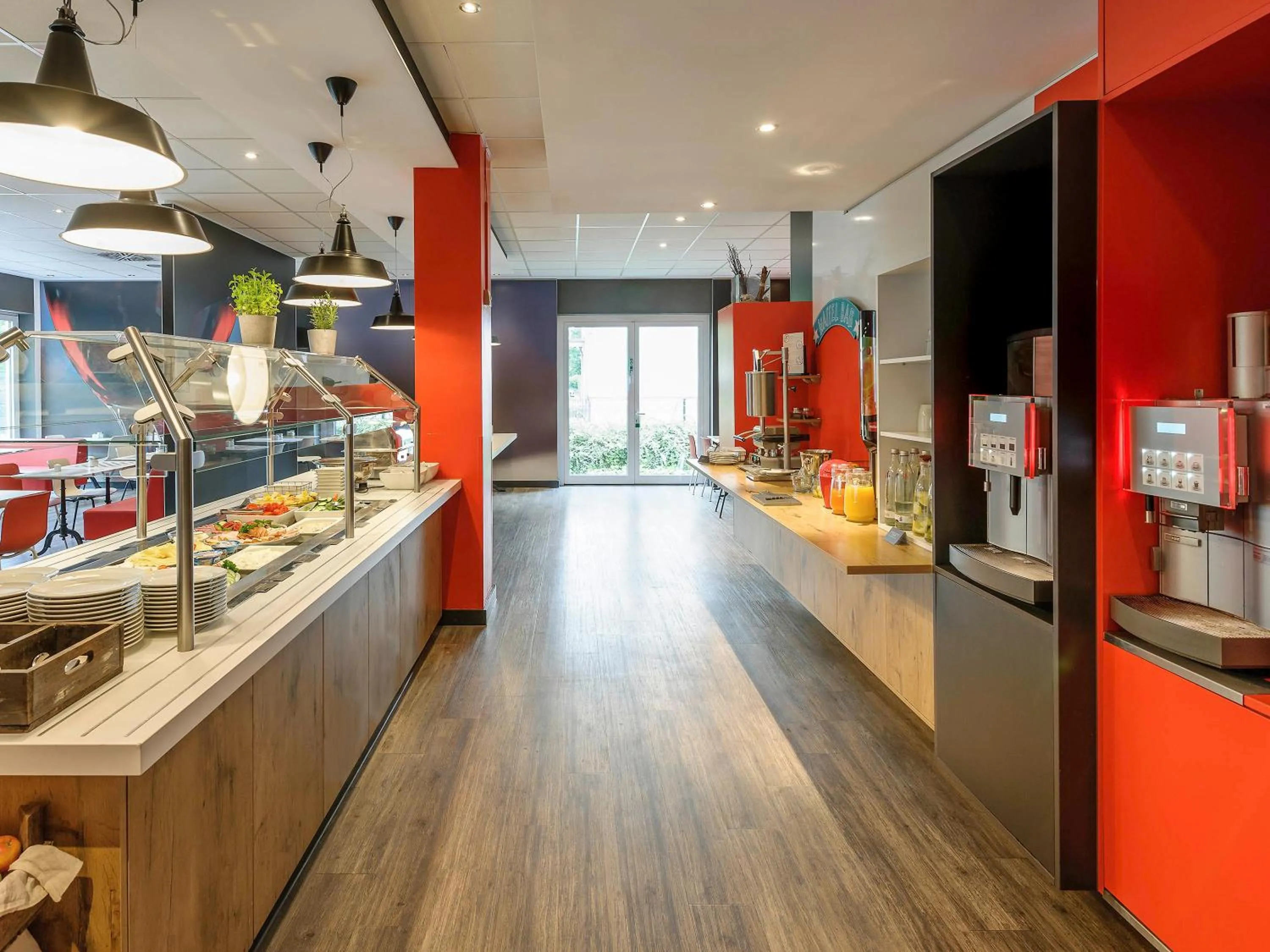 Restaurant/places to eat in ibis Hotel Frankfurt Airport