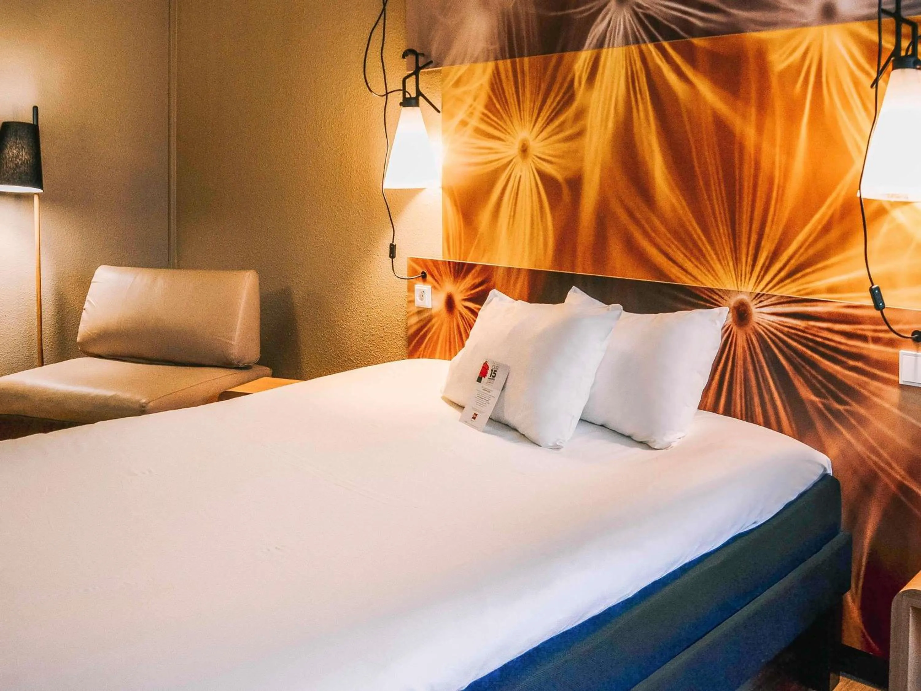 Bedroom, Bed in ibis Hotel Frankfurt Airport