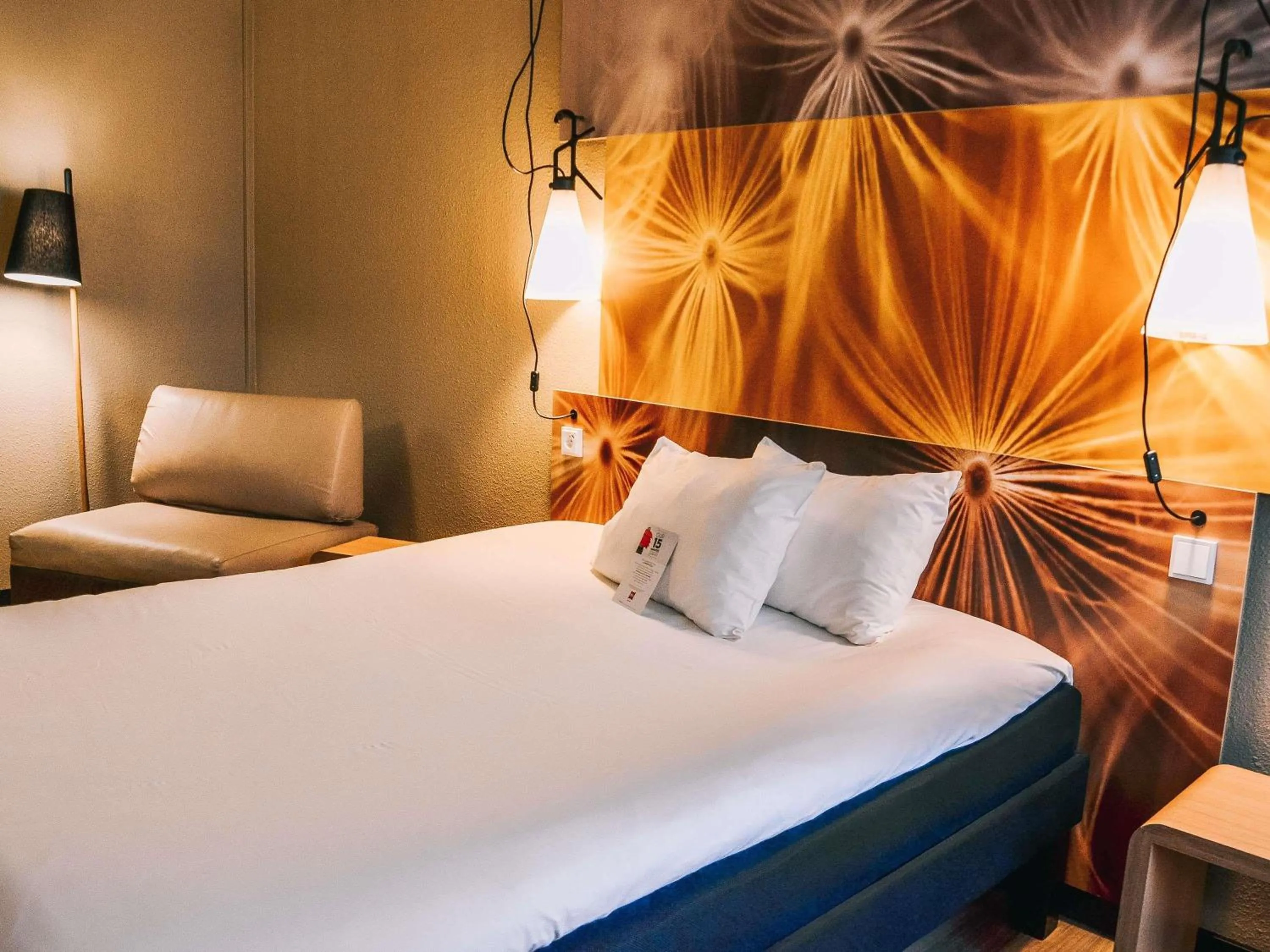 Bedroom, Bed in ibis Hotel Frankfurt Airport