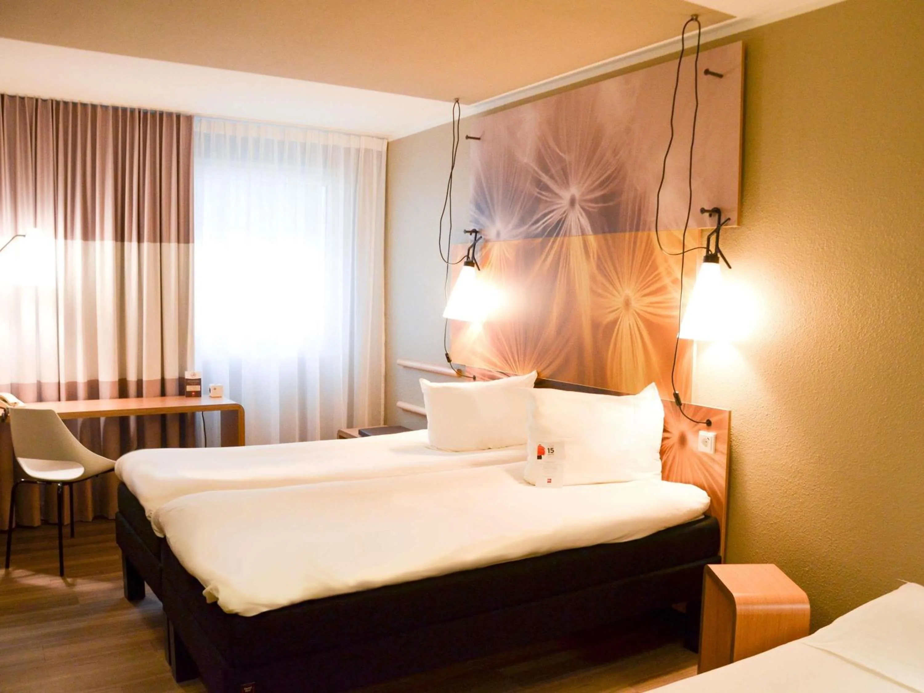 Bedroom, Bed in ibis Hotel Frankfurt Airport