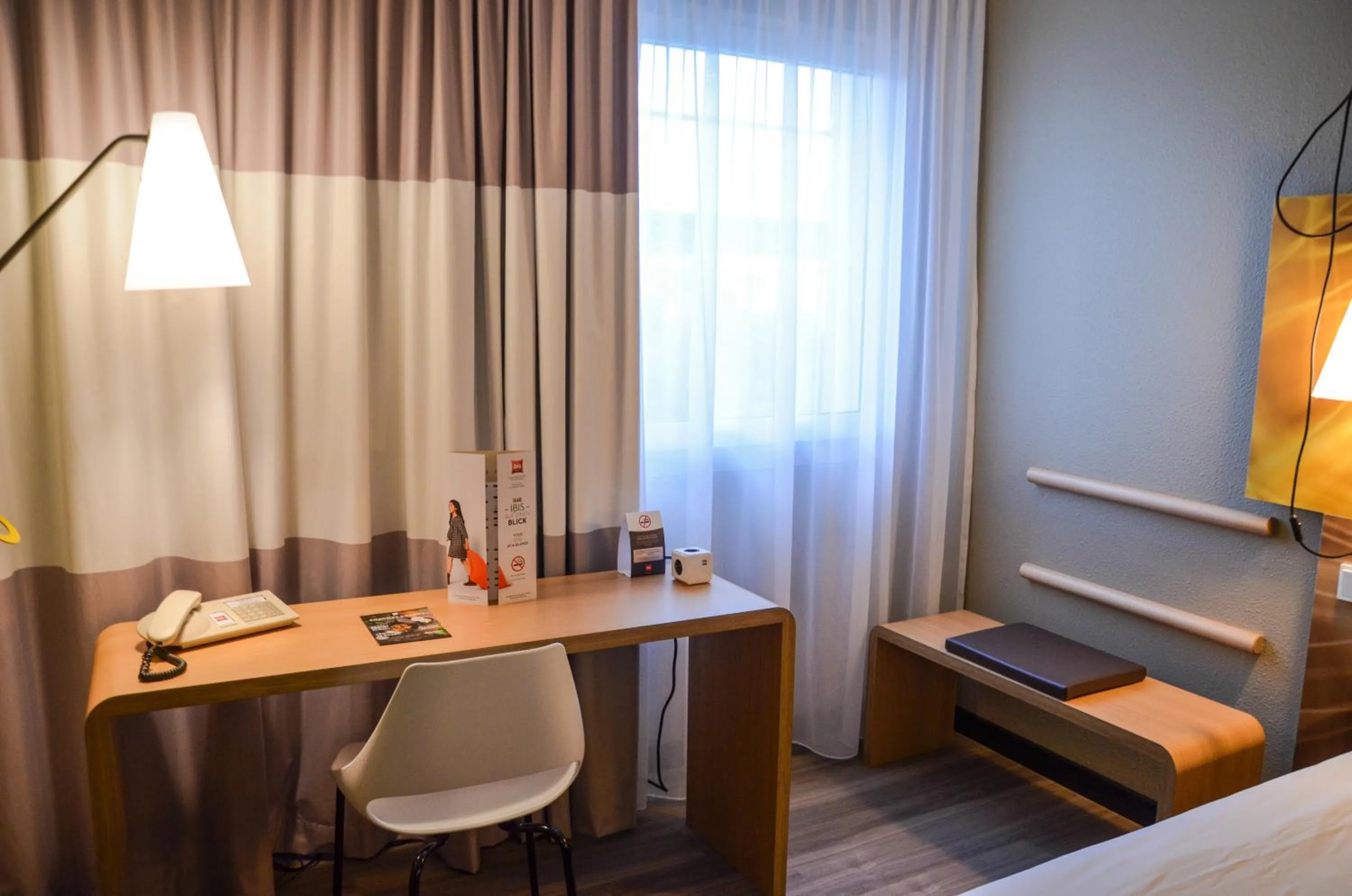 Seating area in ibis Hotel Frankfurt Airport