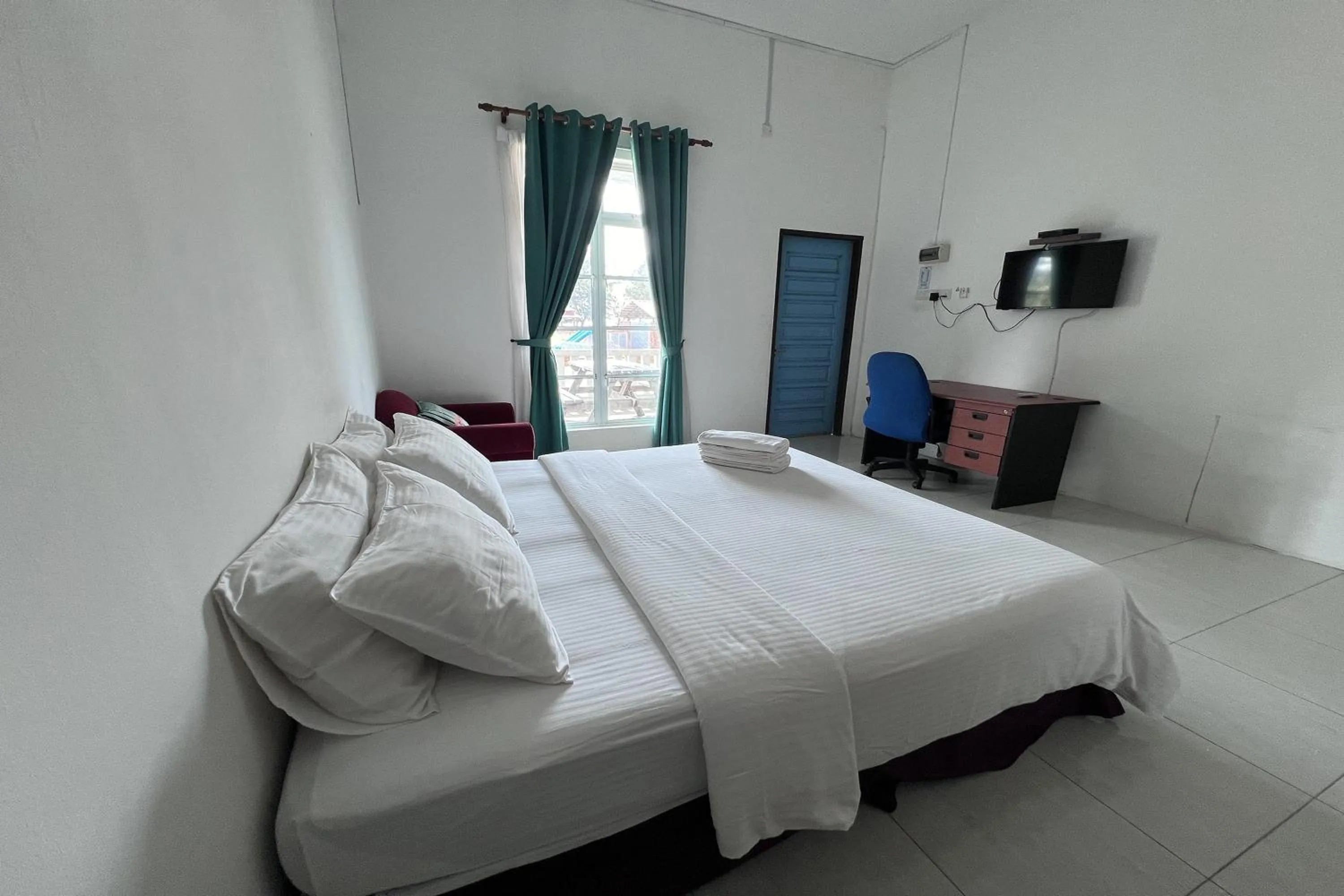 Bed in Saujana Villa Cherok Paloh, Kuantan Beach