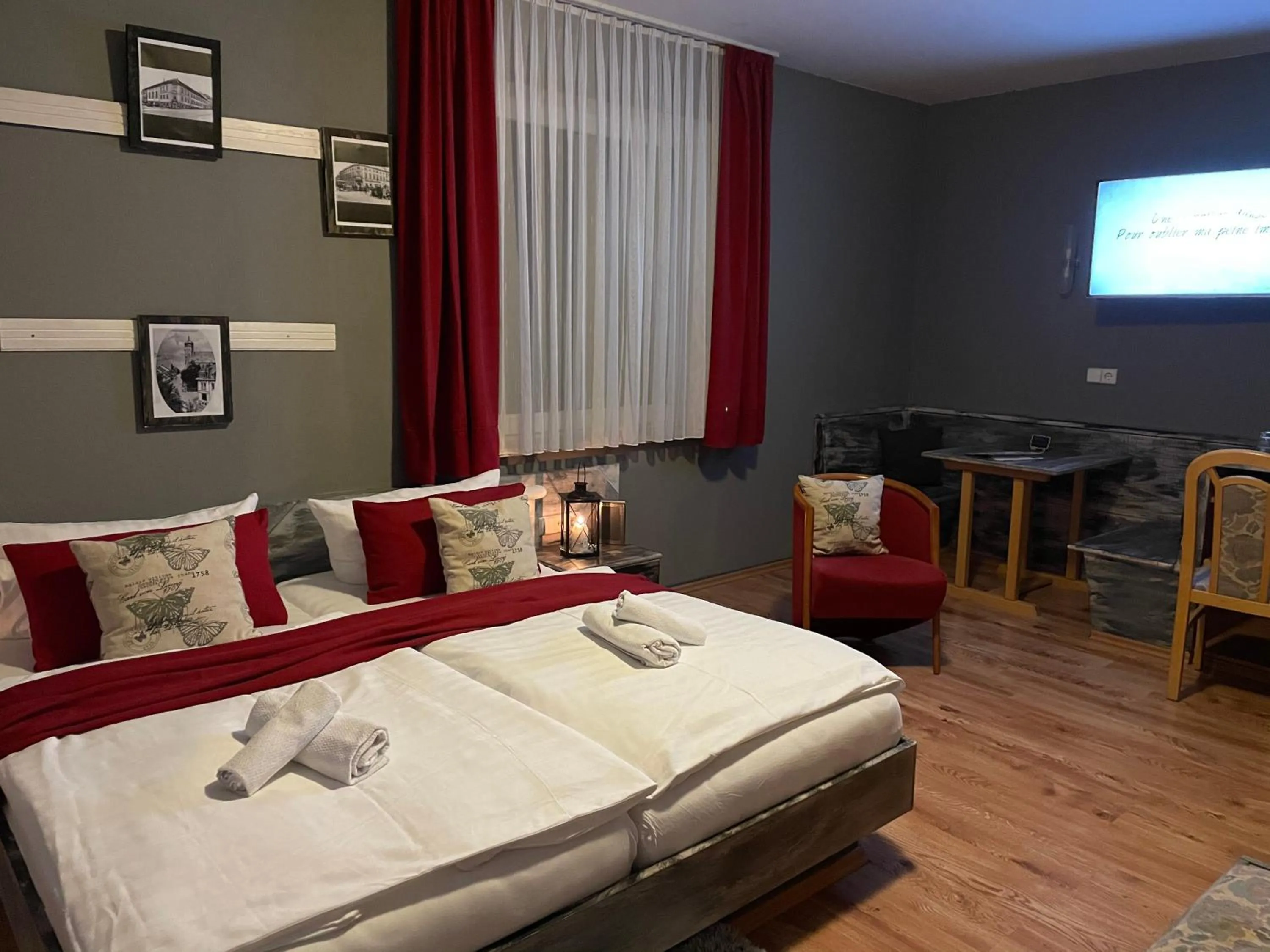 Bedroom, Bed in Berghotel Drei Brüder Höhe