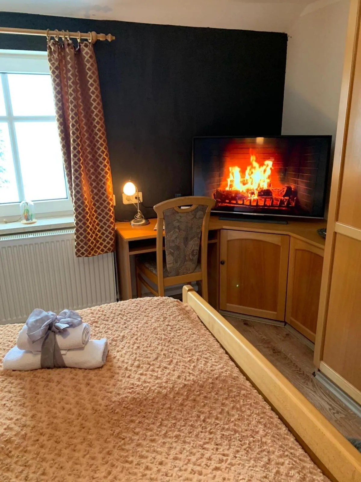 Bed in Berghotel Drei Brüder Höhe