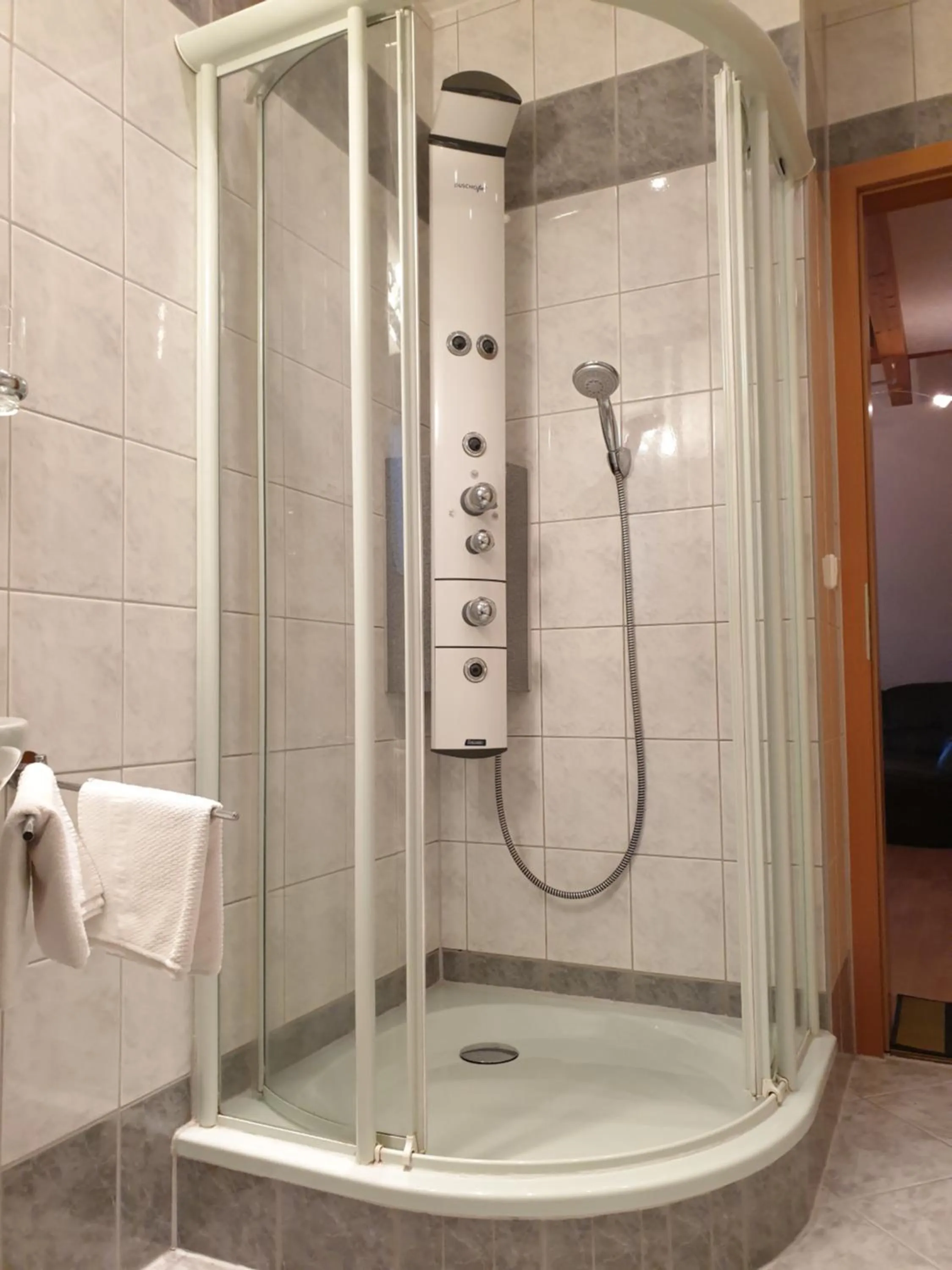 Shower in Berghotel Drei Brüder Höhe