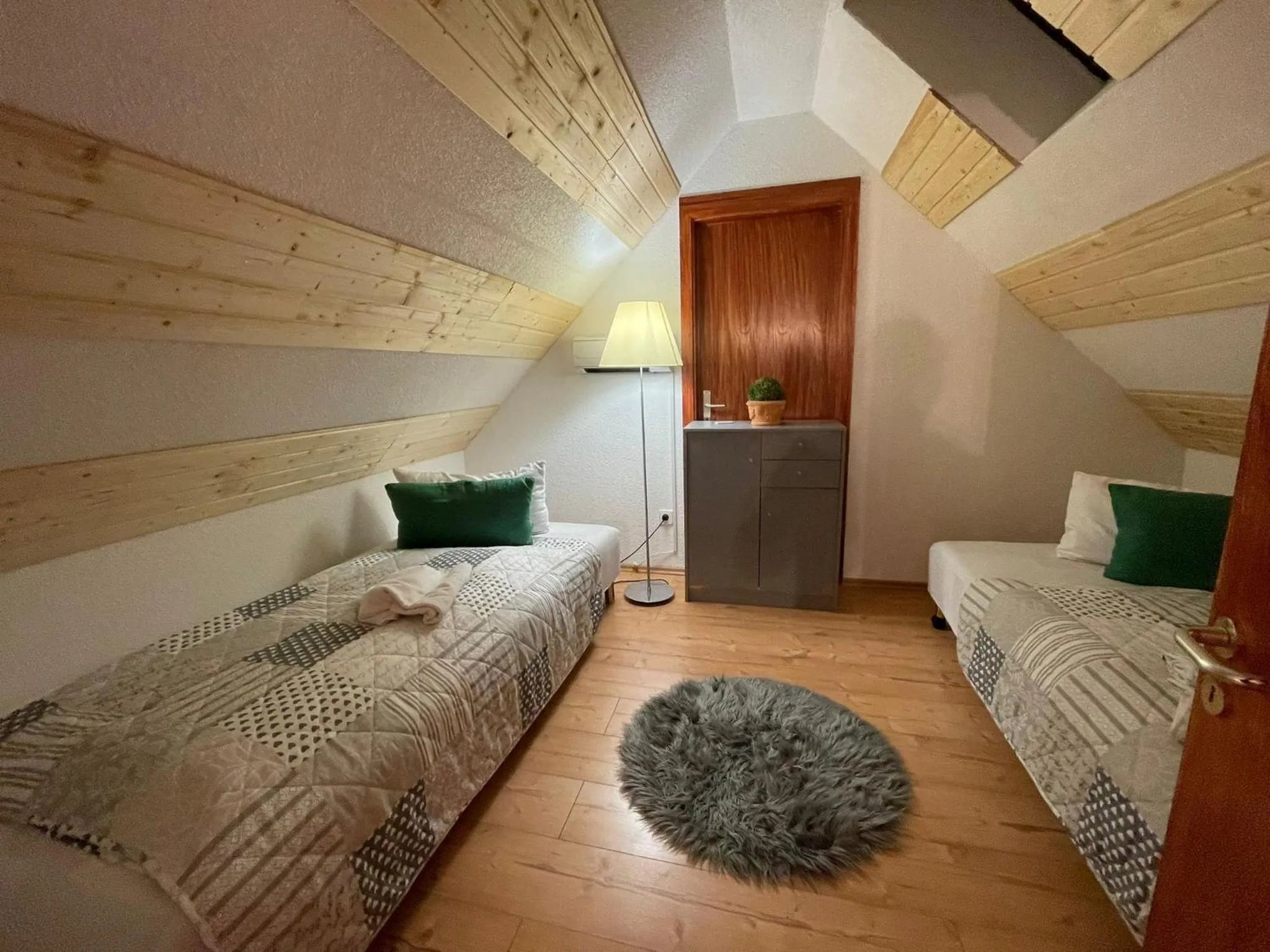 Bed in Berghotel Drei Brüder Höhe