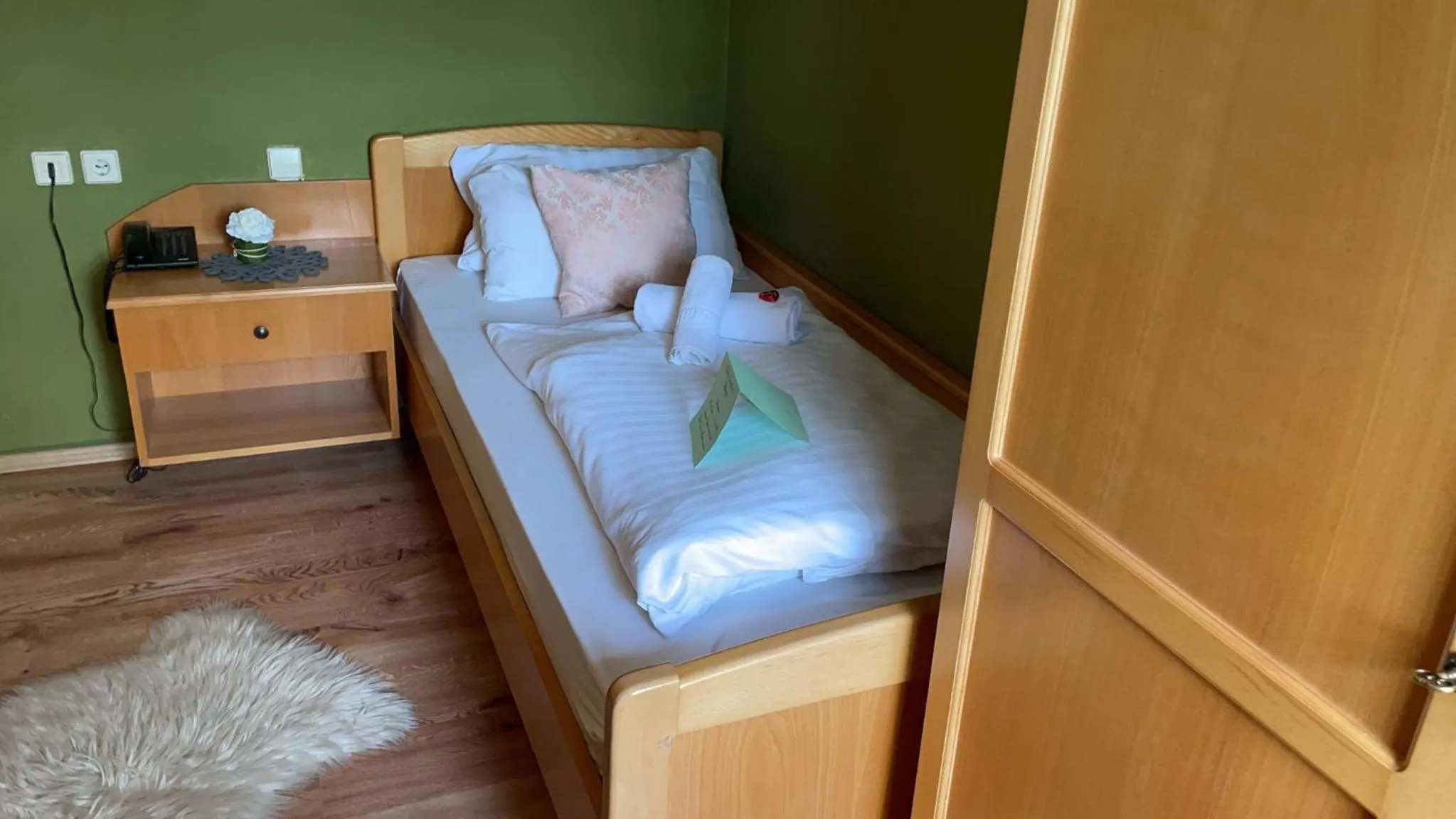 Bedroom, Bed in Berghotel Drei Brüder Höhe