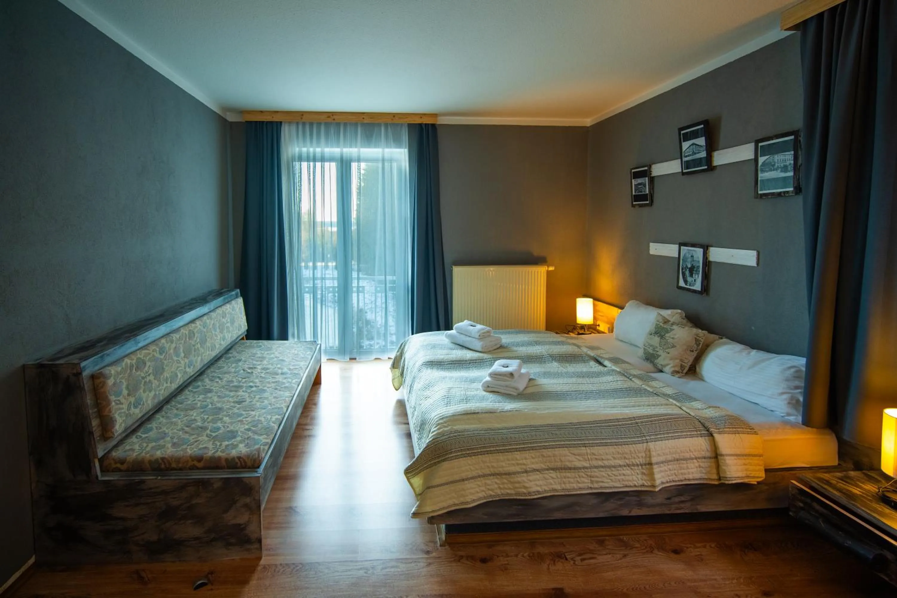 Bed in Berghotel Drei Brüder Höhe