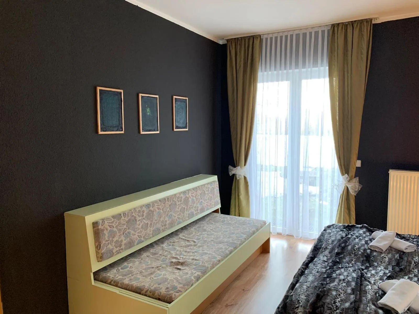 Seating area, Bed in Berghotel Drei Brüder Höhe