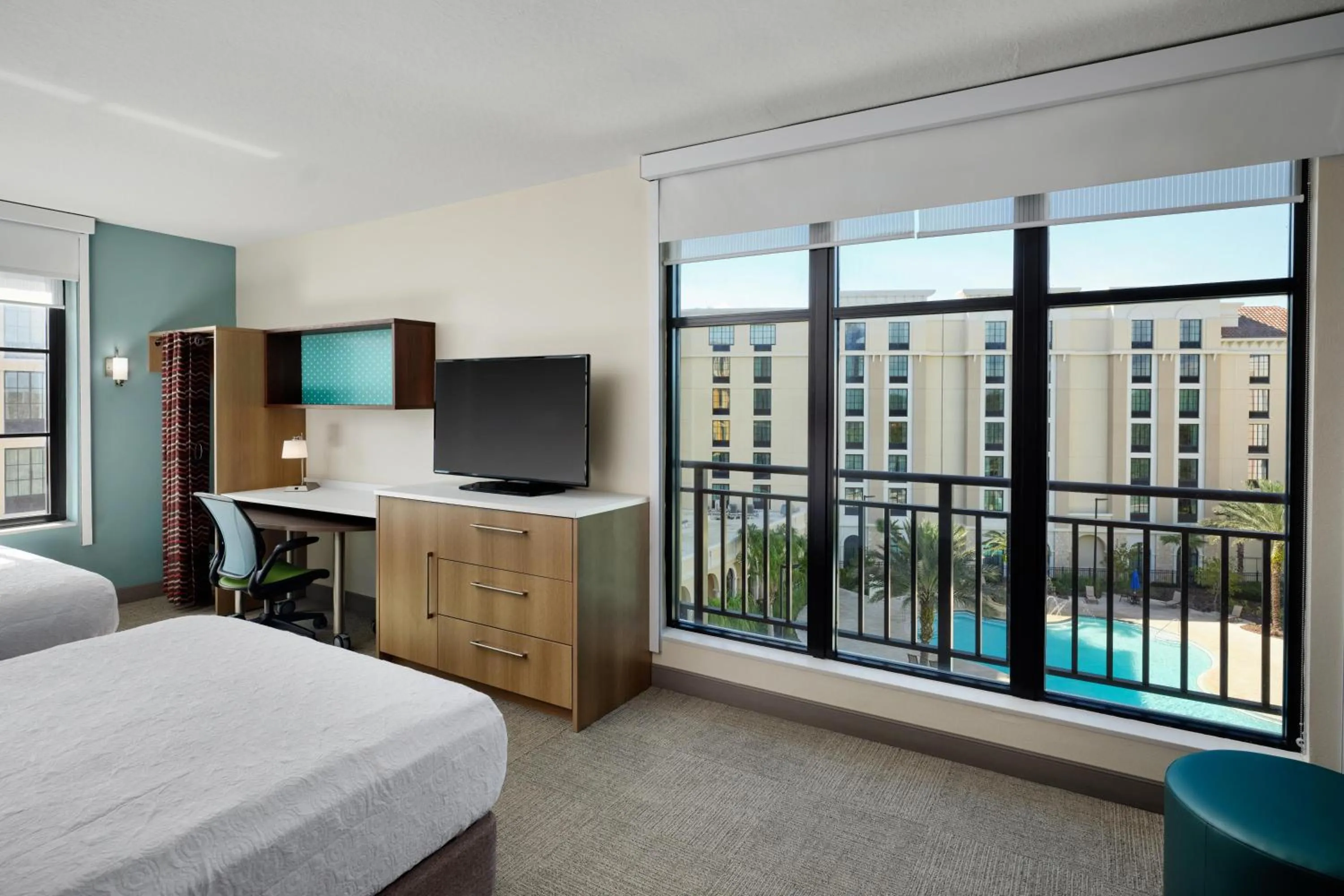 Bed in Home2 Suites By Hilton Orlando Flamingo Crossings, FL