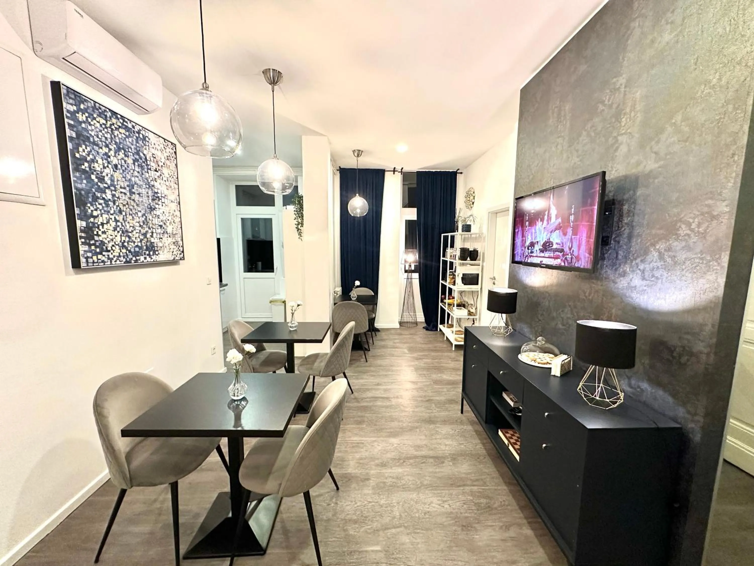 TV and multimedia in Bed & Breakfast Donji Grad