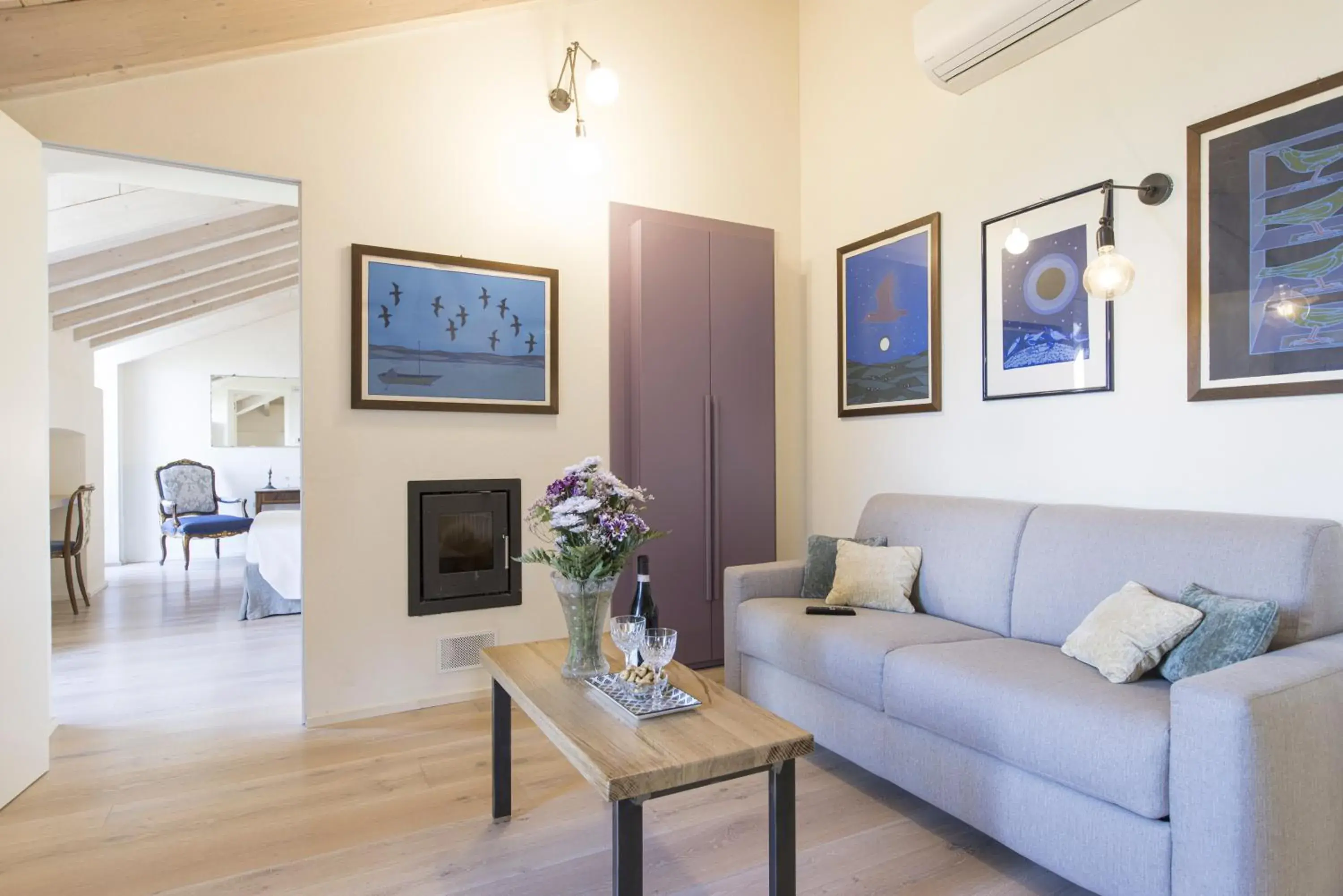 Quadruple Room with Private Bathroom - single occupancy in Villa Trisano Quadruple Room with Private Bathroom - single occupancy in Villa Trisano