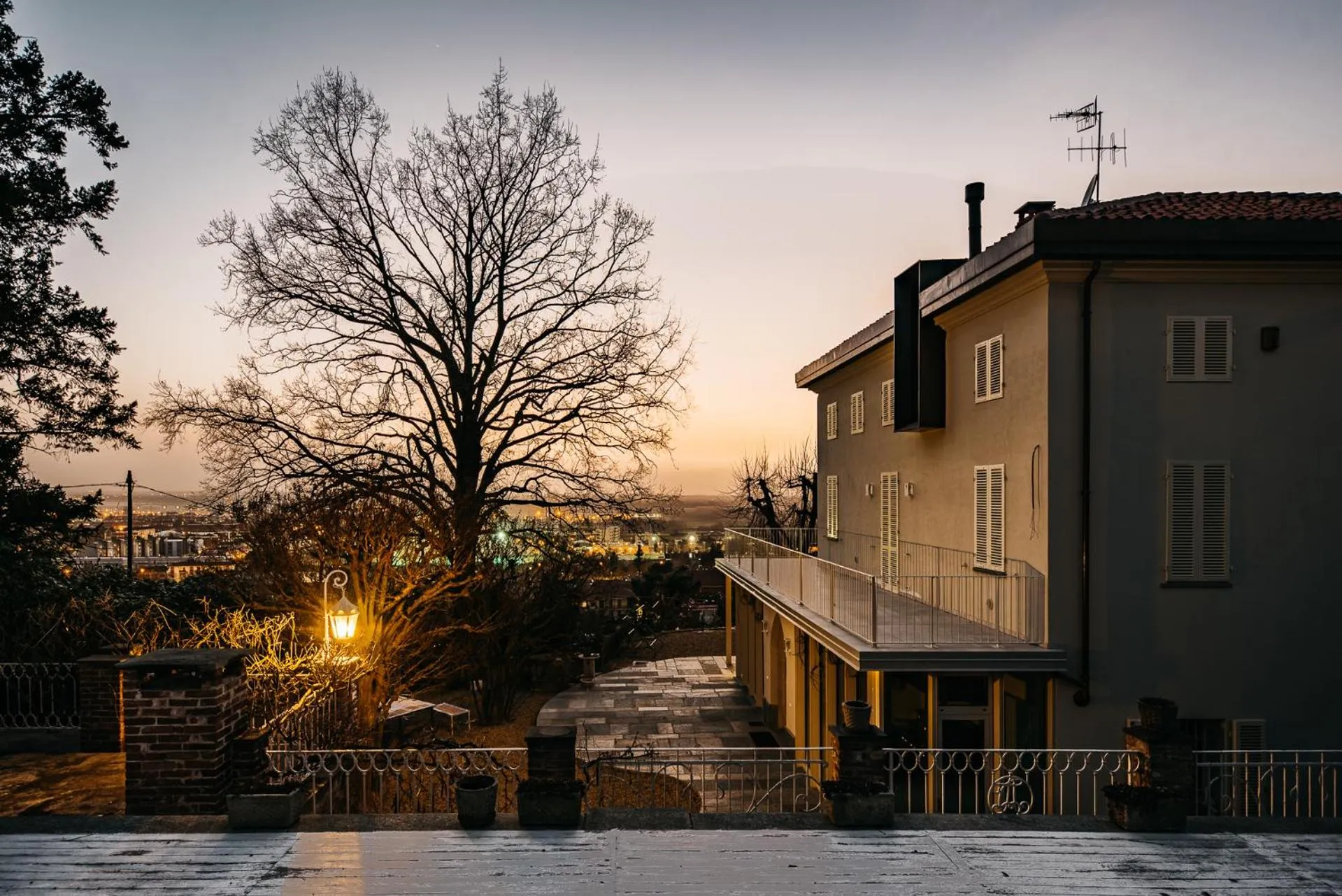 Property building in Villa Trisano