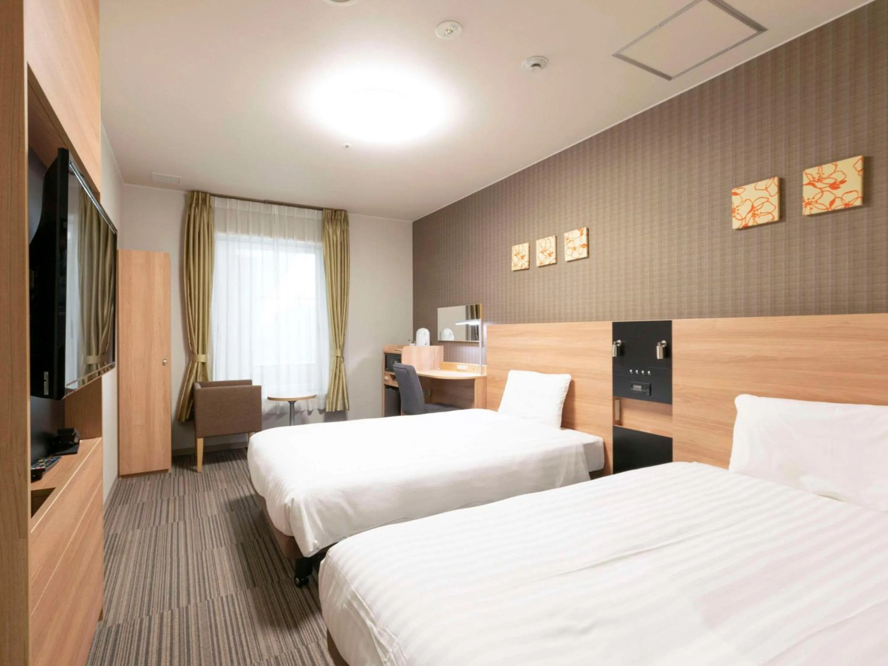 Bedroom, Bed in Comfort Hotel Osaka Shinsaibashi