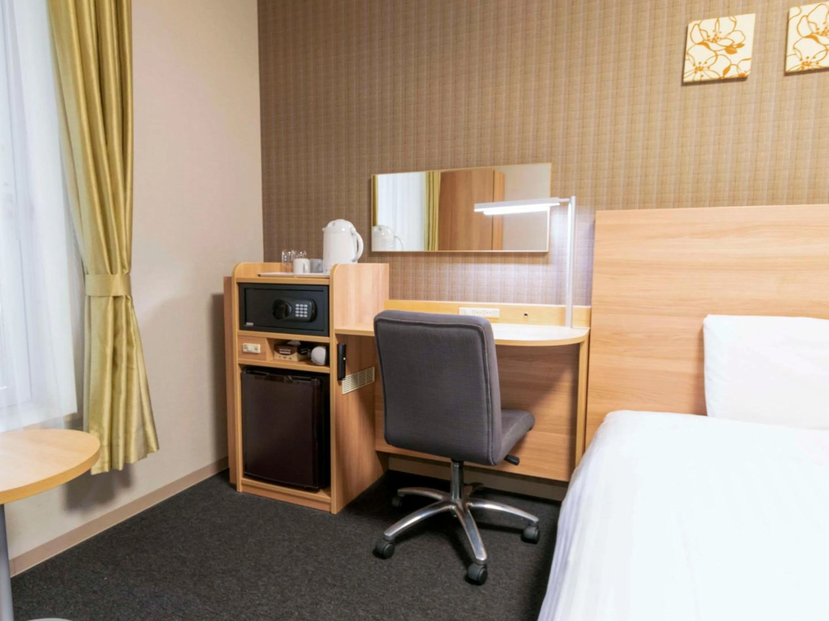 Bedroom, Bed in Comfort Hotel Osaka Shinsaibashi