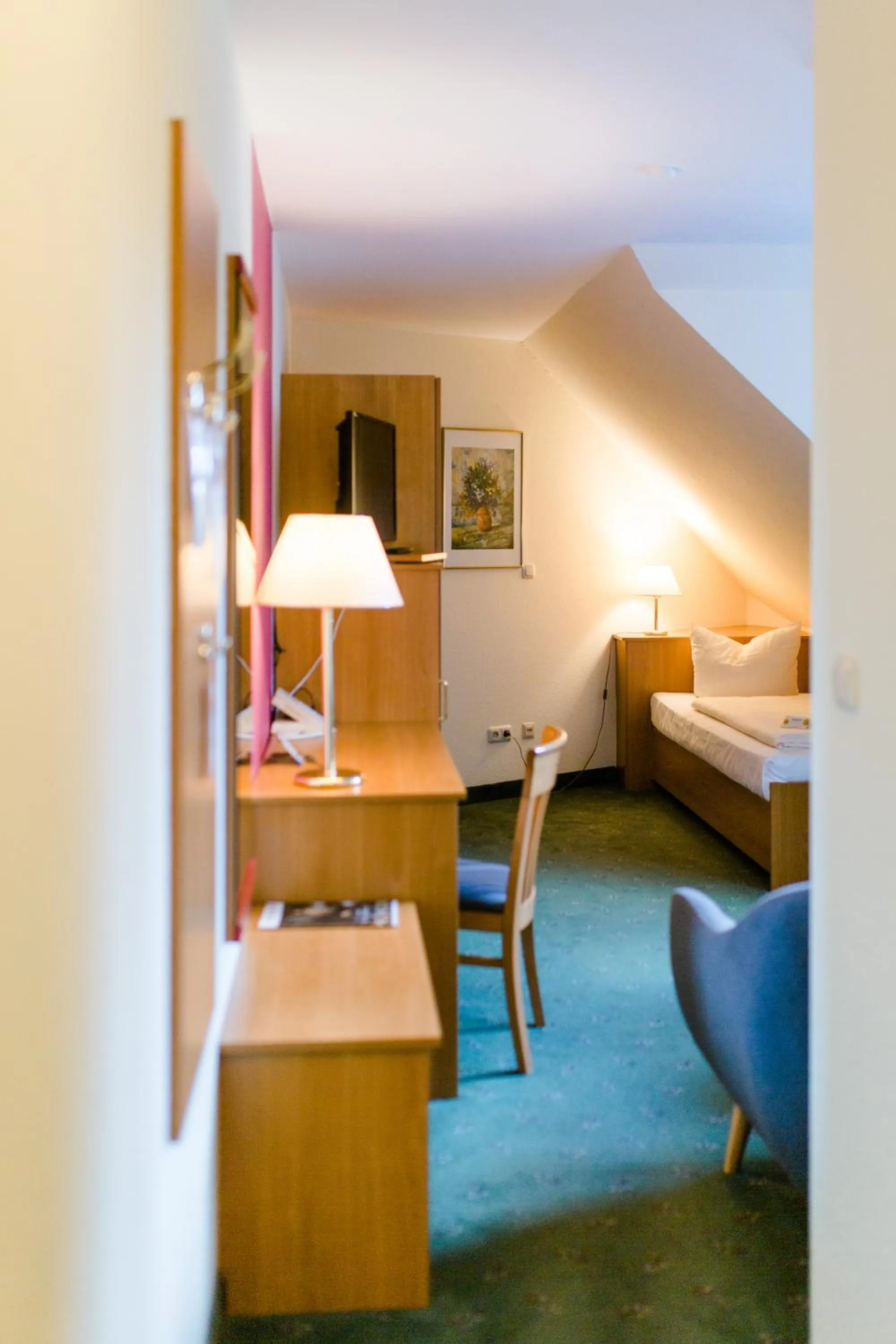 Photo of the whole room, Bed in Akzent Hotel Zur Grünen Eiche