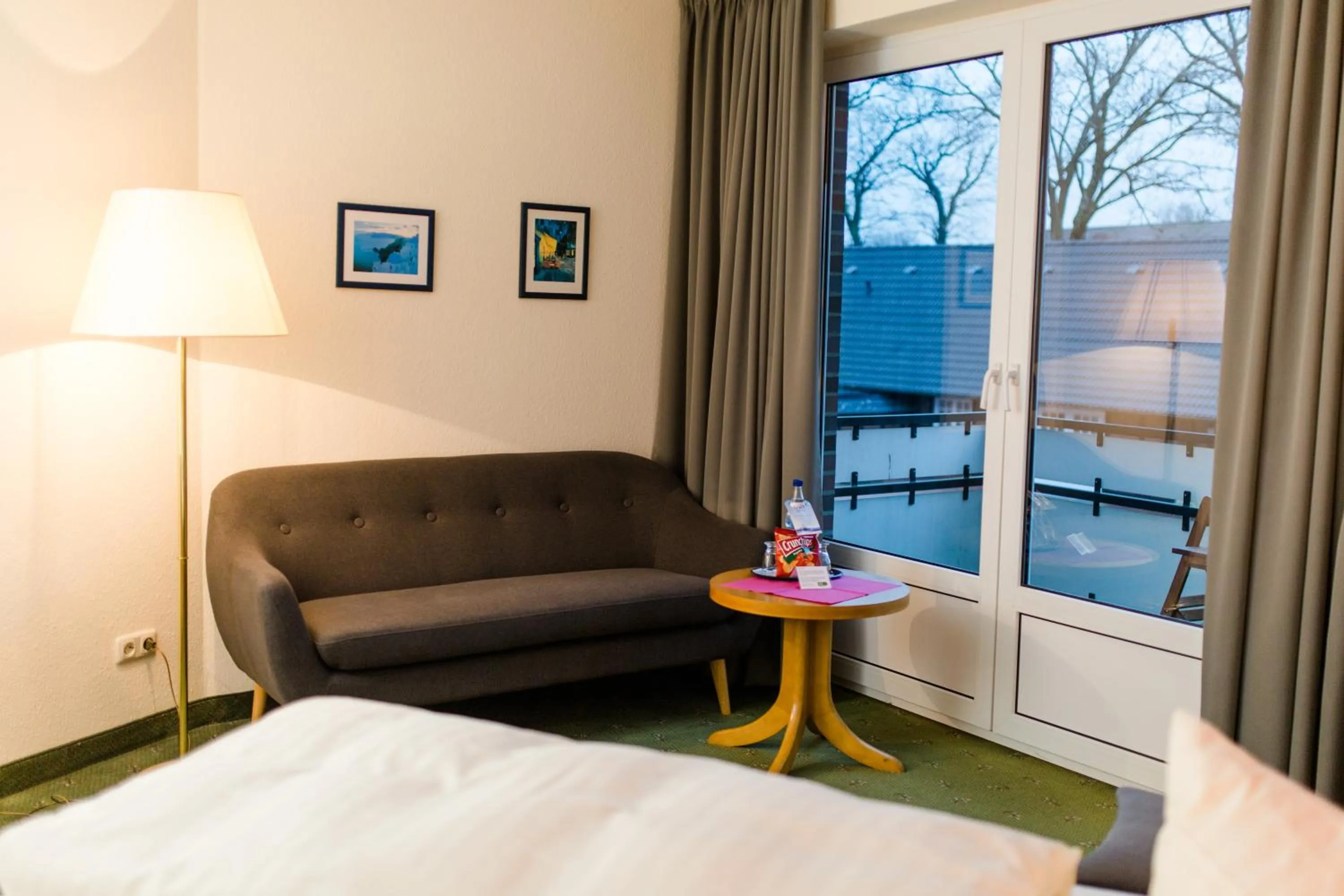 Photo of the whole room, Bed in Akzent Hotel Zur Grünen Eiche