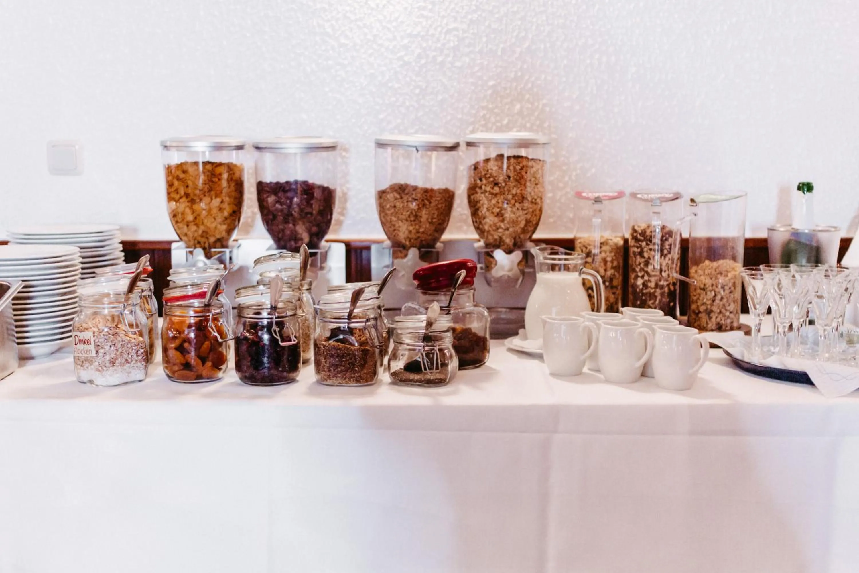 Buffet breakfast in Akzent Hotel Zur Grünen Eiche