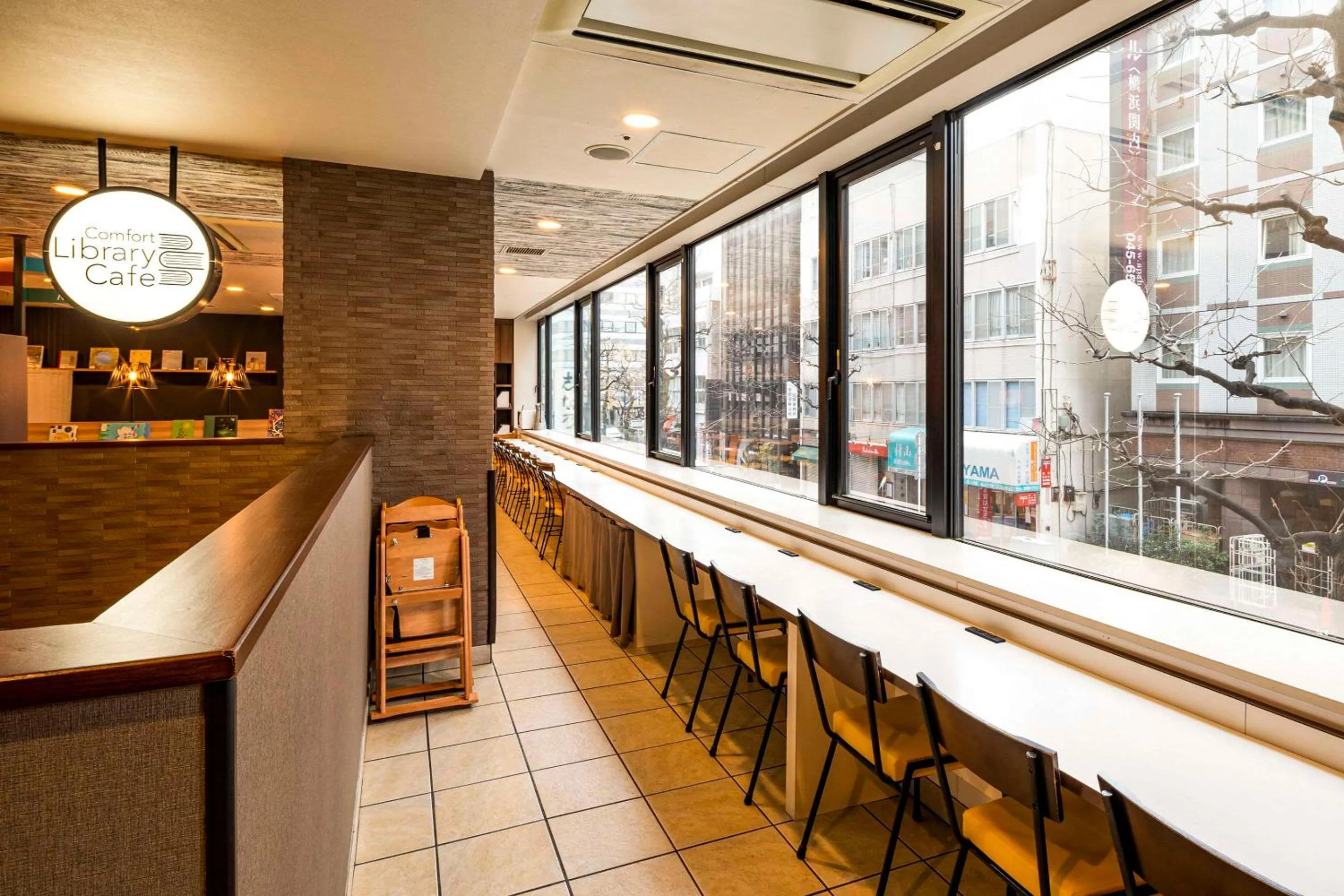 Restaurant/places to eat in Comfort Hotel Yokohama Kannai