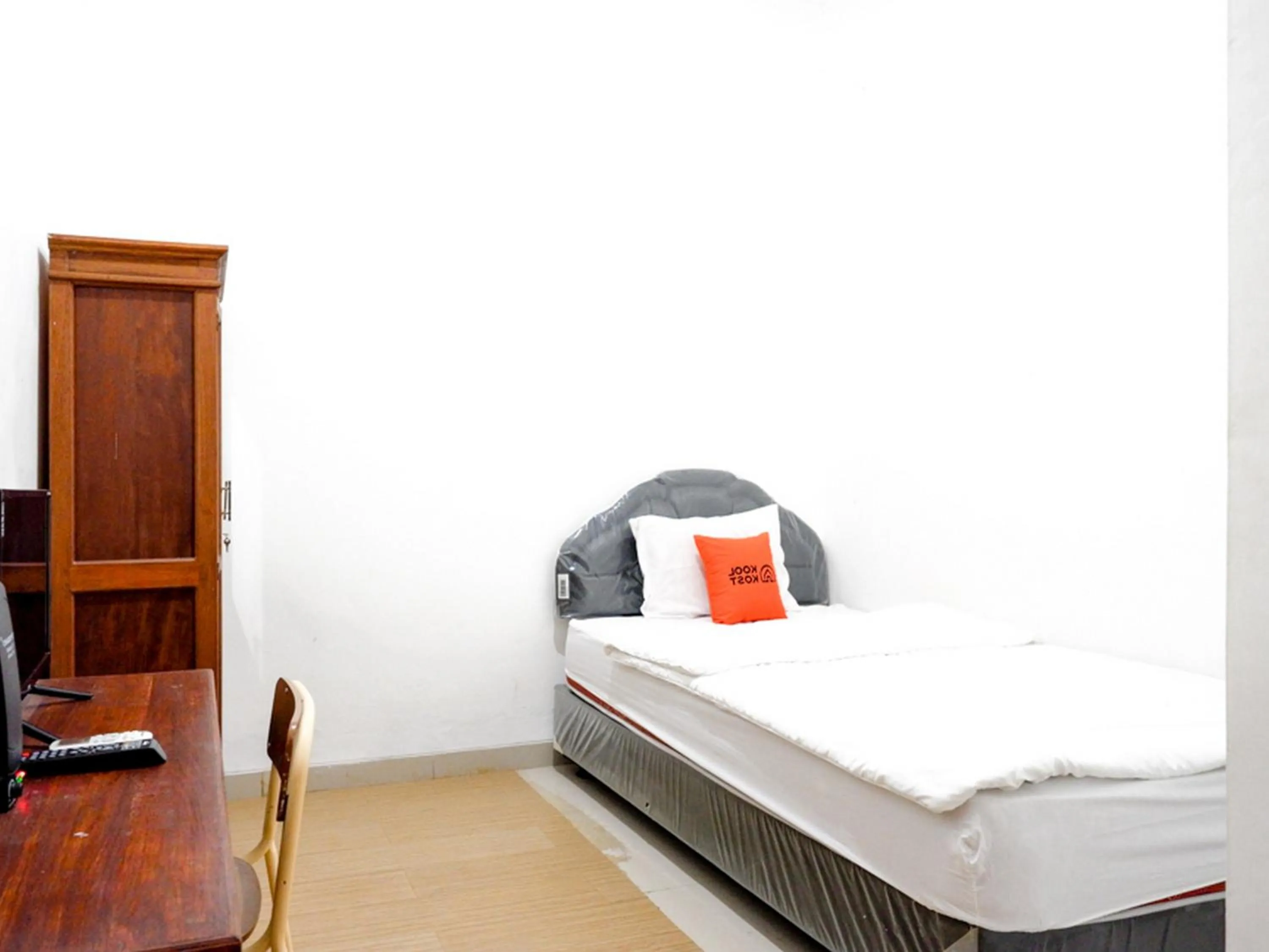 Bed in Budi Living Syariah at UNDIP Area RedPartner