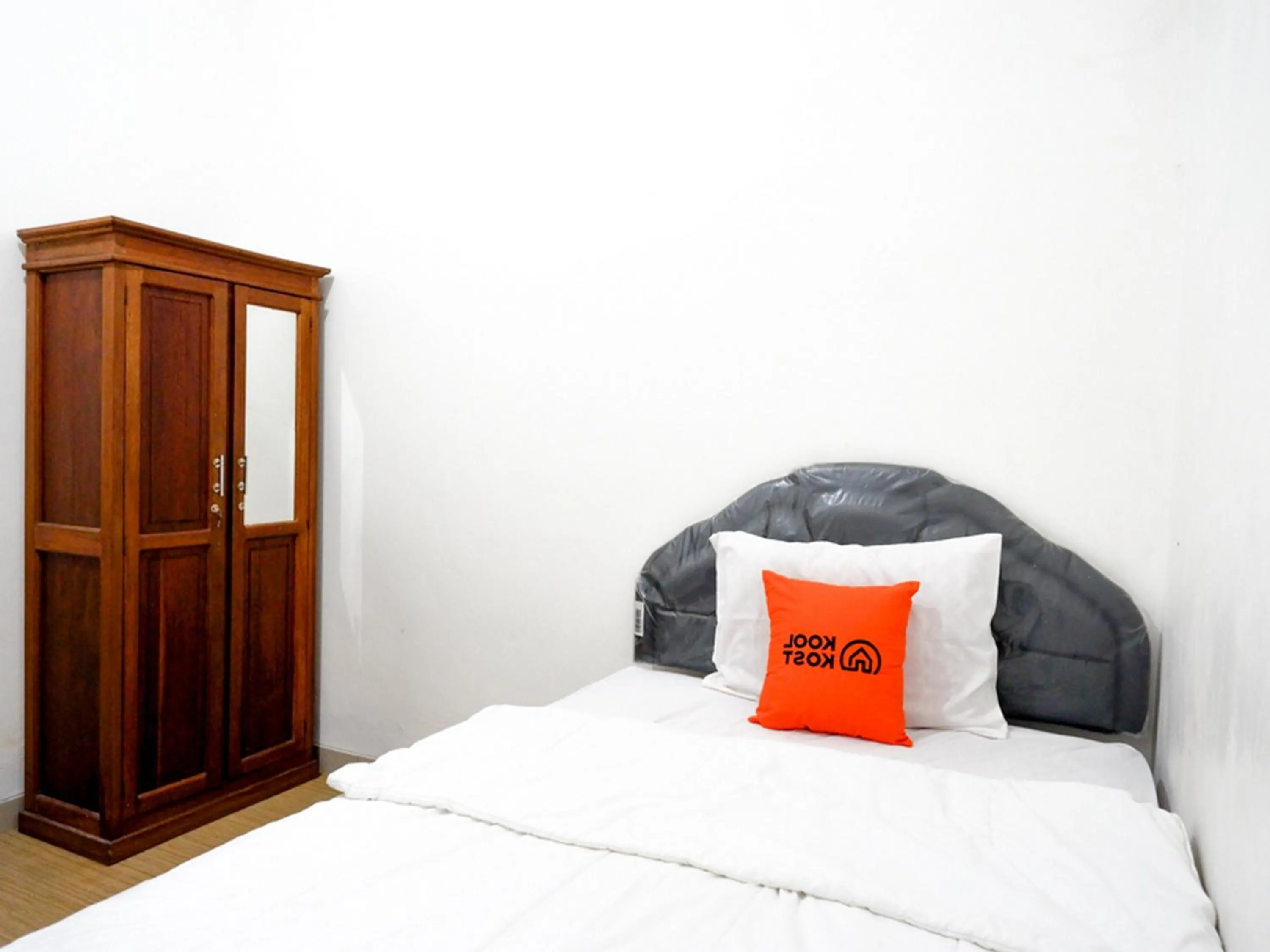 Bed in Budi Living Syariah at UNDIP Area RedPartner