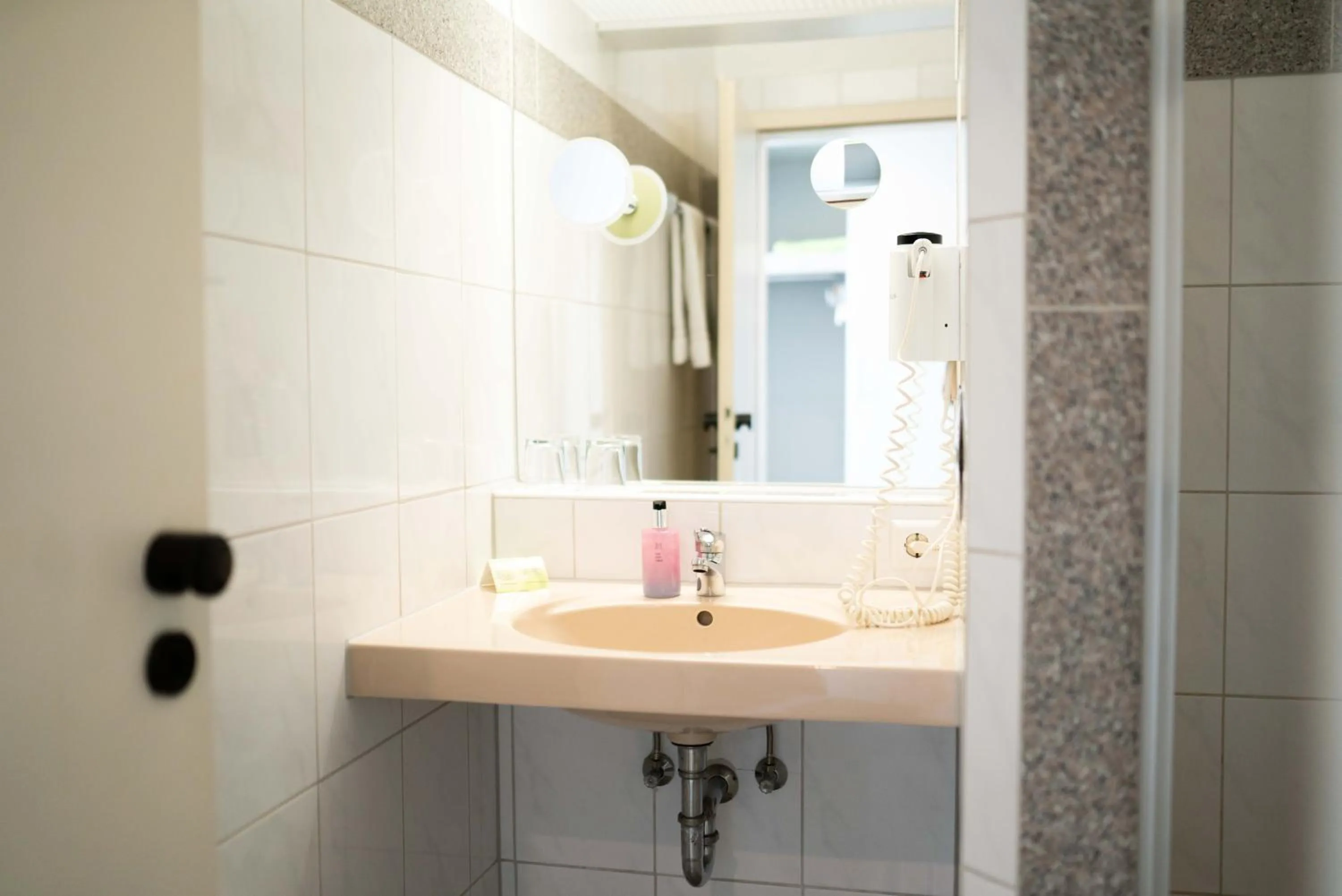 Shower in Fährhaus Farge Bremen