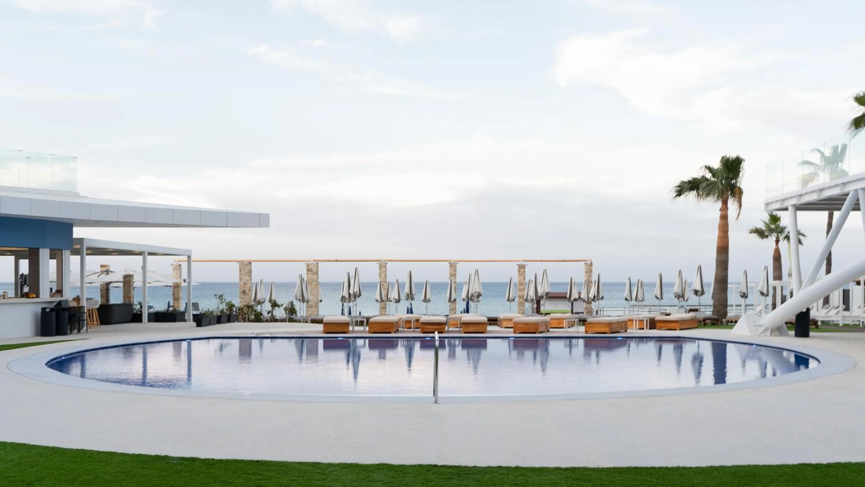 Swimming pool in Flamingo Paradise Beach Hotel - Adults Only