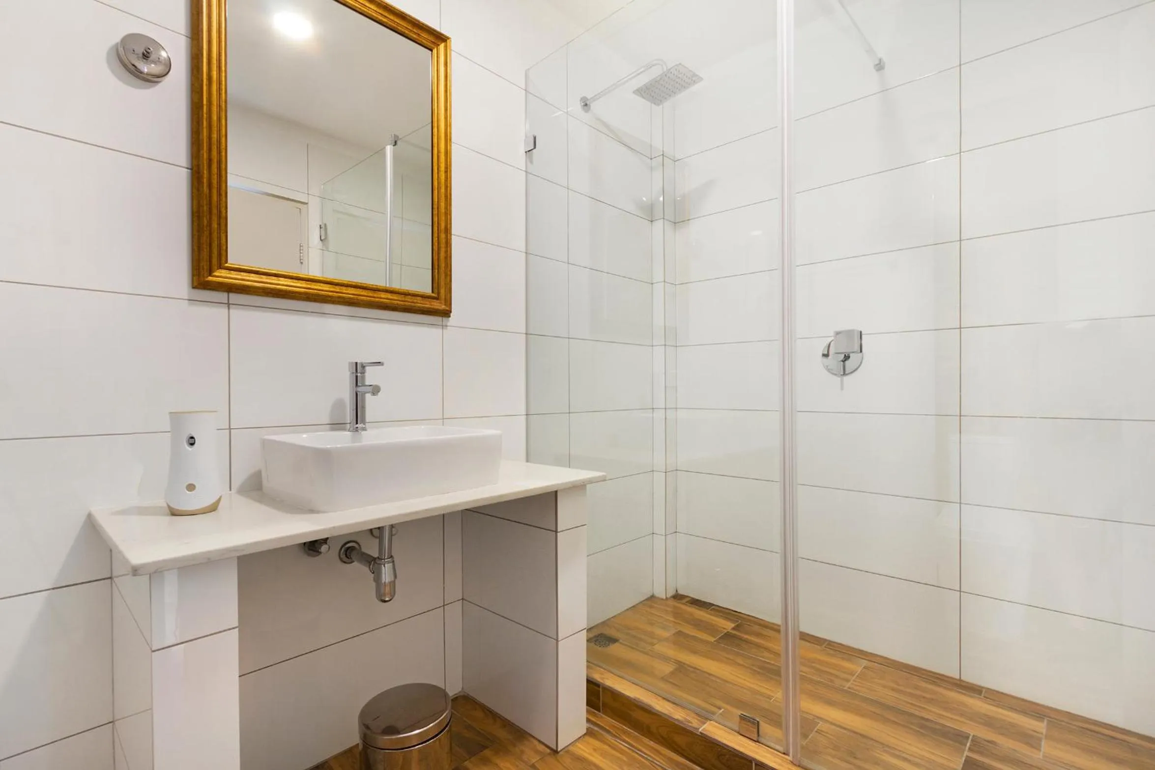 Bathroom in Urban Oasis Aparthotel