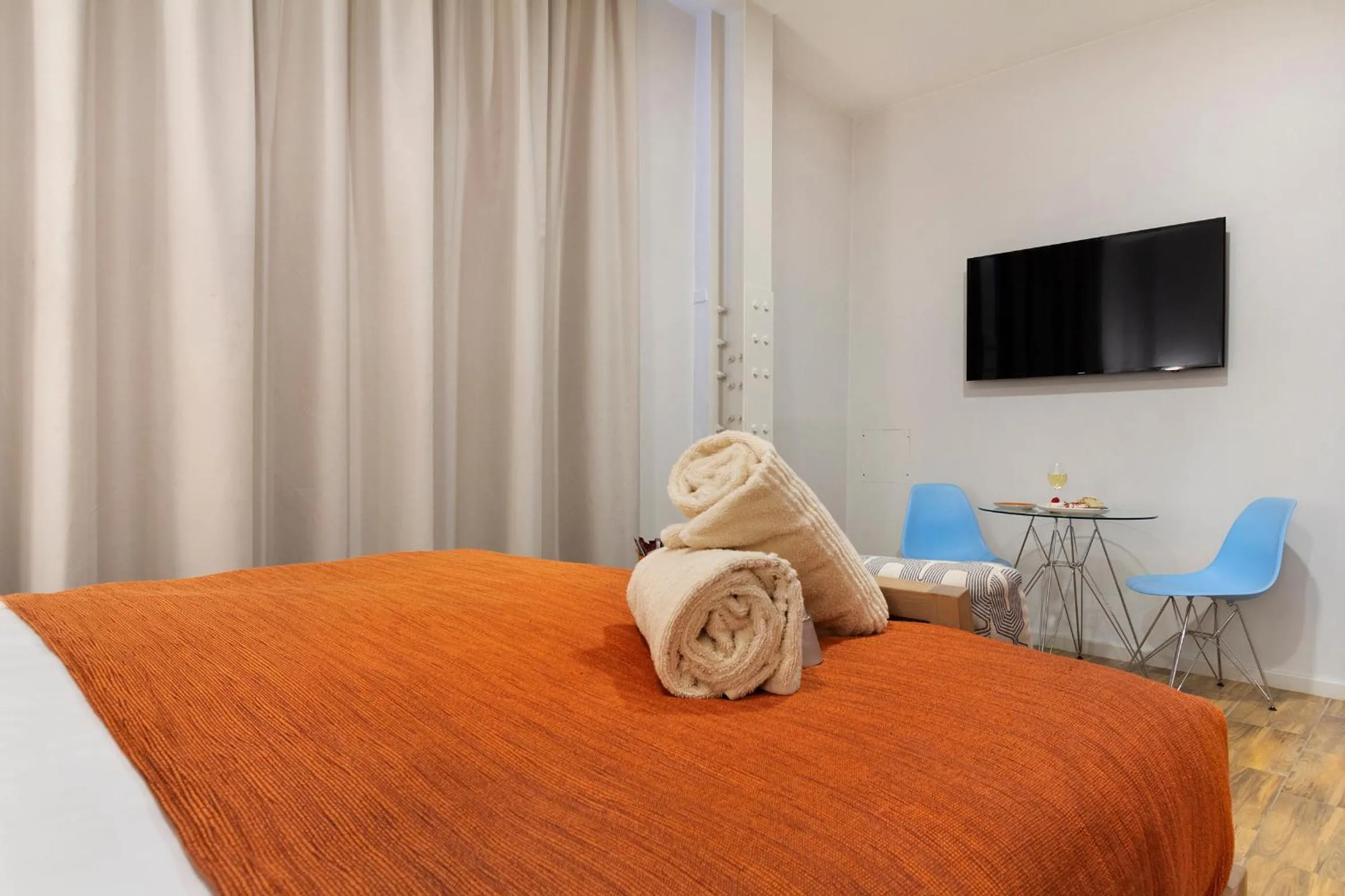 Photo of the whole room, Bed in Urban Oasis Aparthotel