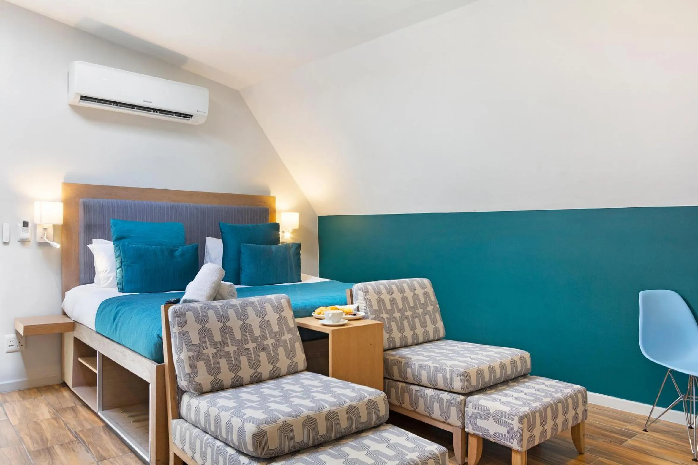 Living room in Urban Oasis Aparthotel