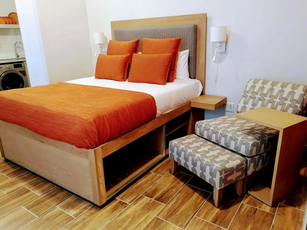 Bedroom, Bed in Urban Oasis Aparthotel