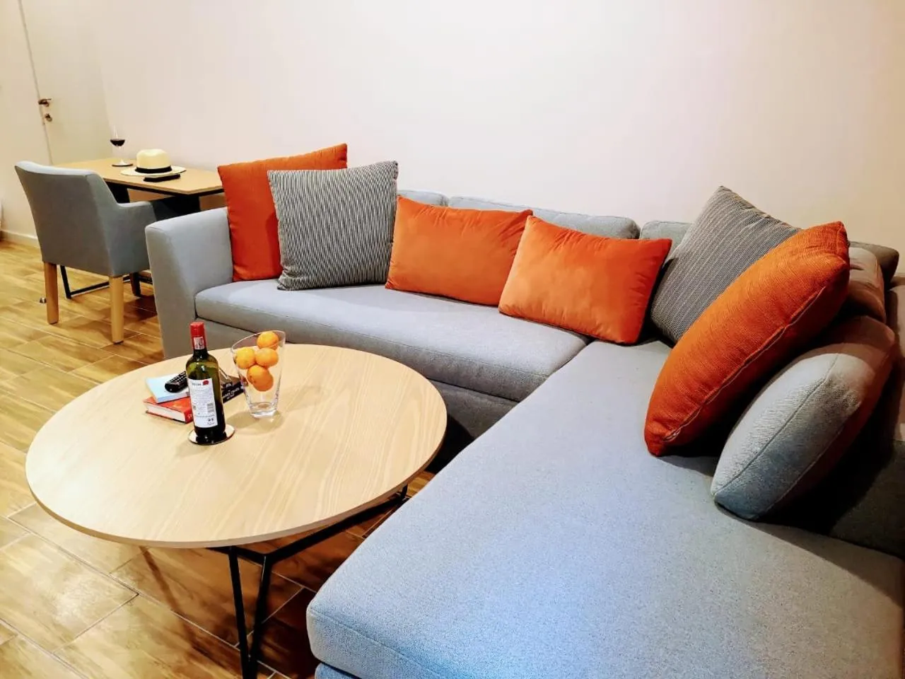 Living room in Urban Oasis Aparthotel