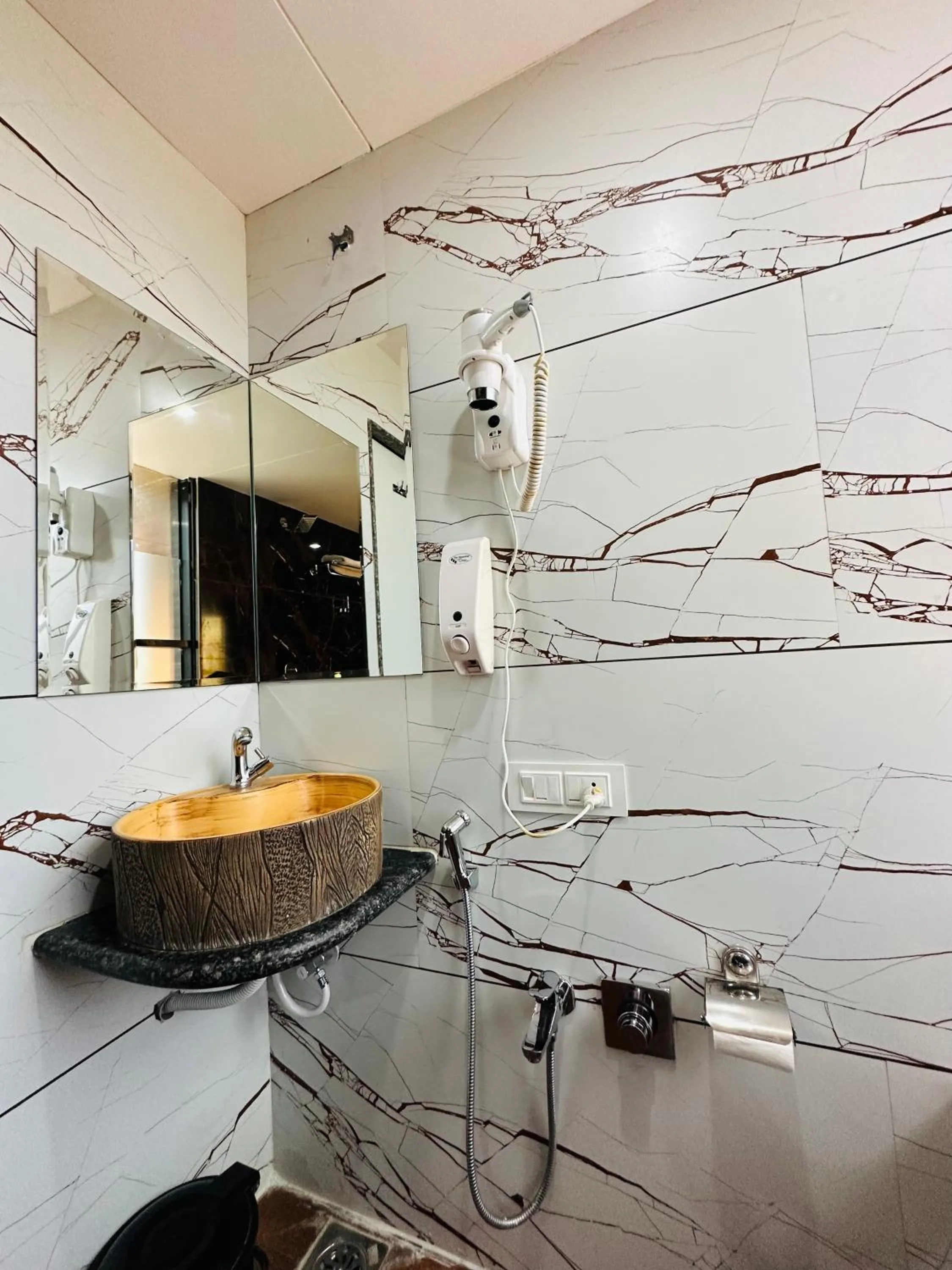 Bathroom in Hotel The Grand Piano - Best Business Hotel in Patan