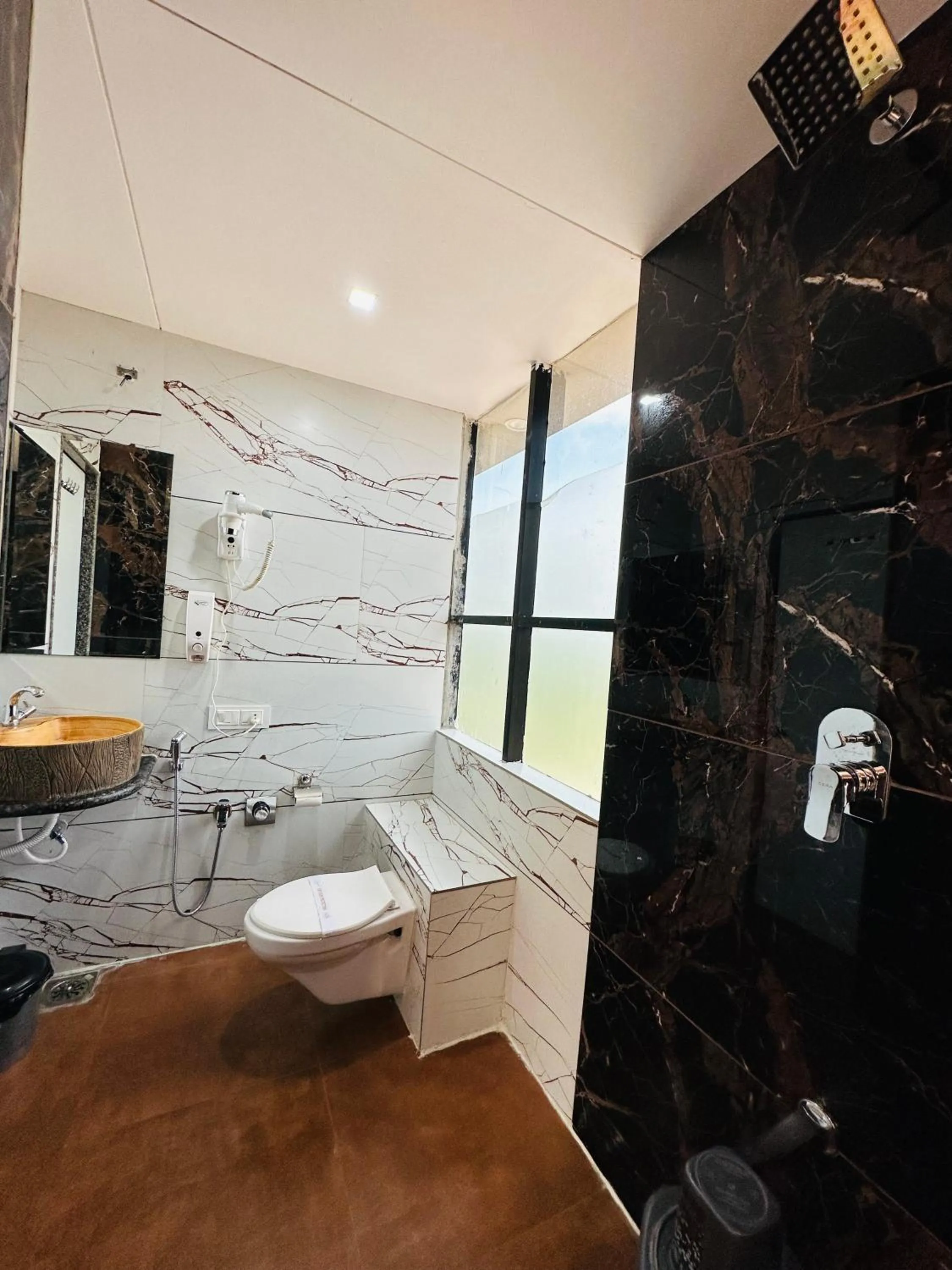 Bathroom in Hotel The Grand Piano - Best Business Hotel in Patan