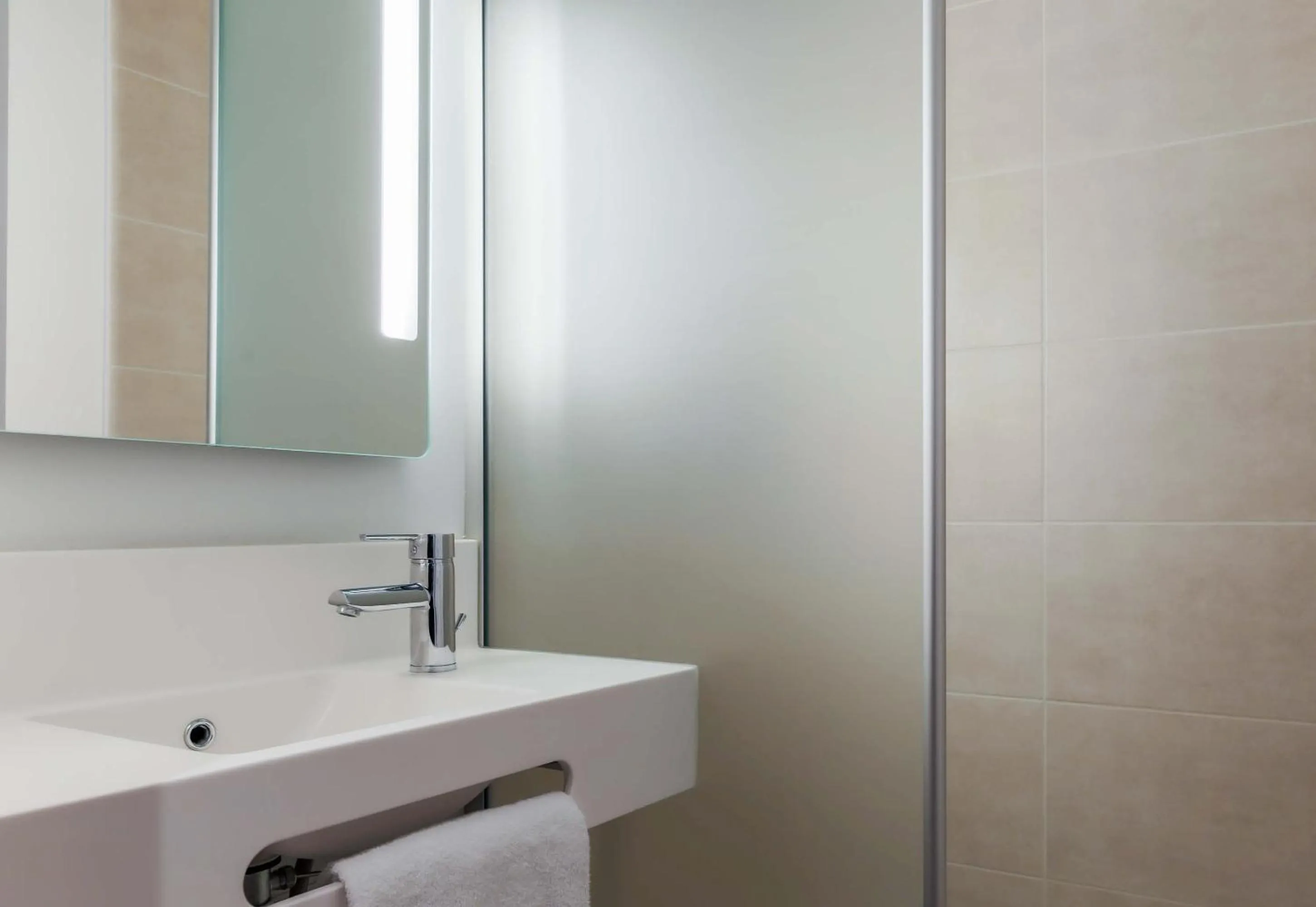 Bathroom in B&B Hôtel Thionville Centre Gare