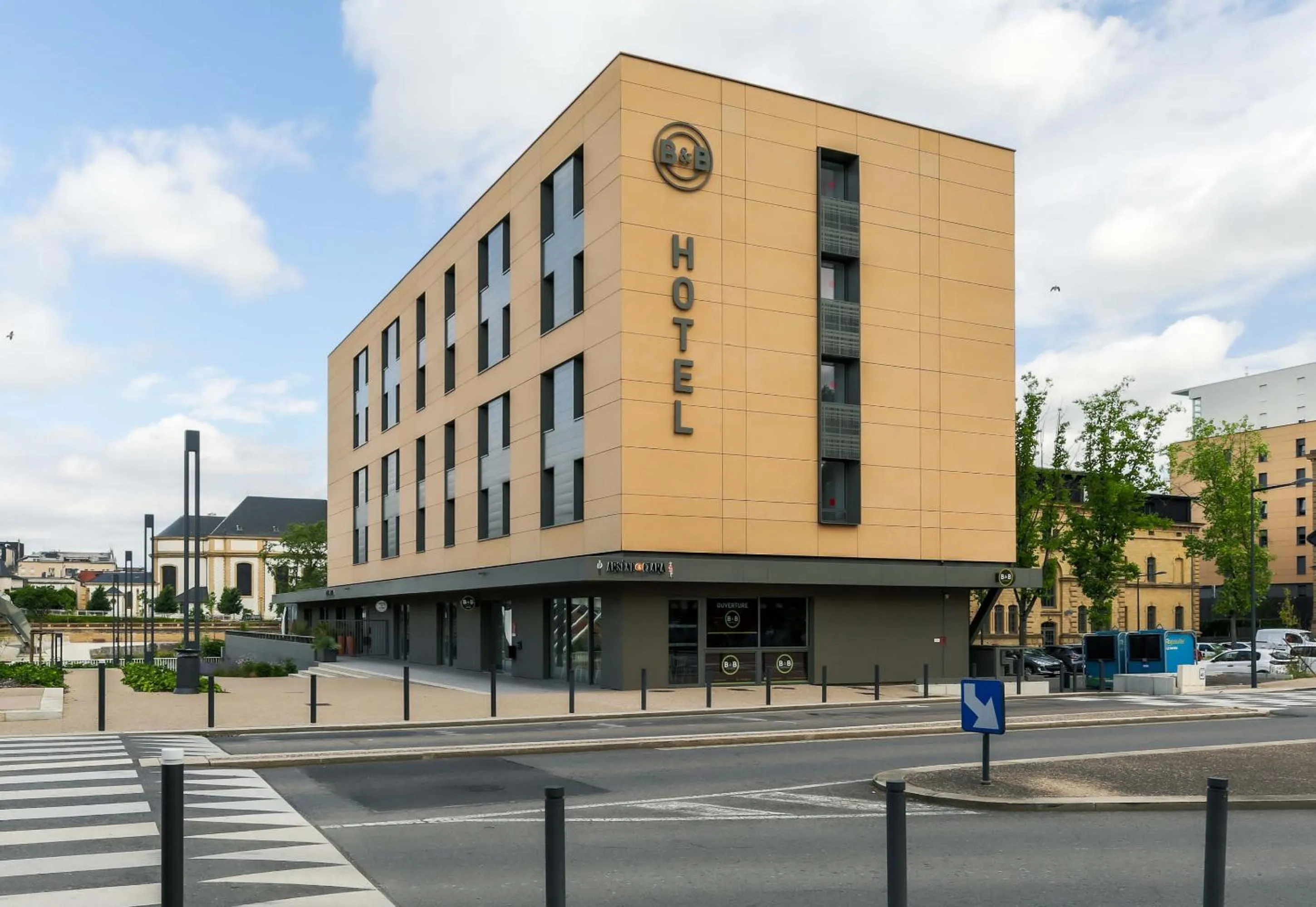 Property building in B&B Hôtel Thionville Centre Gare
