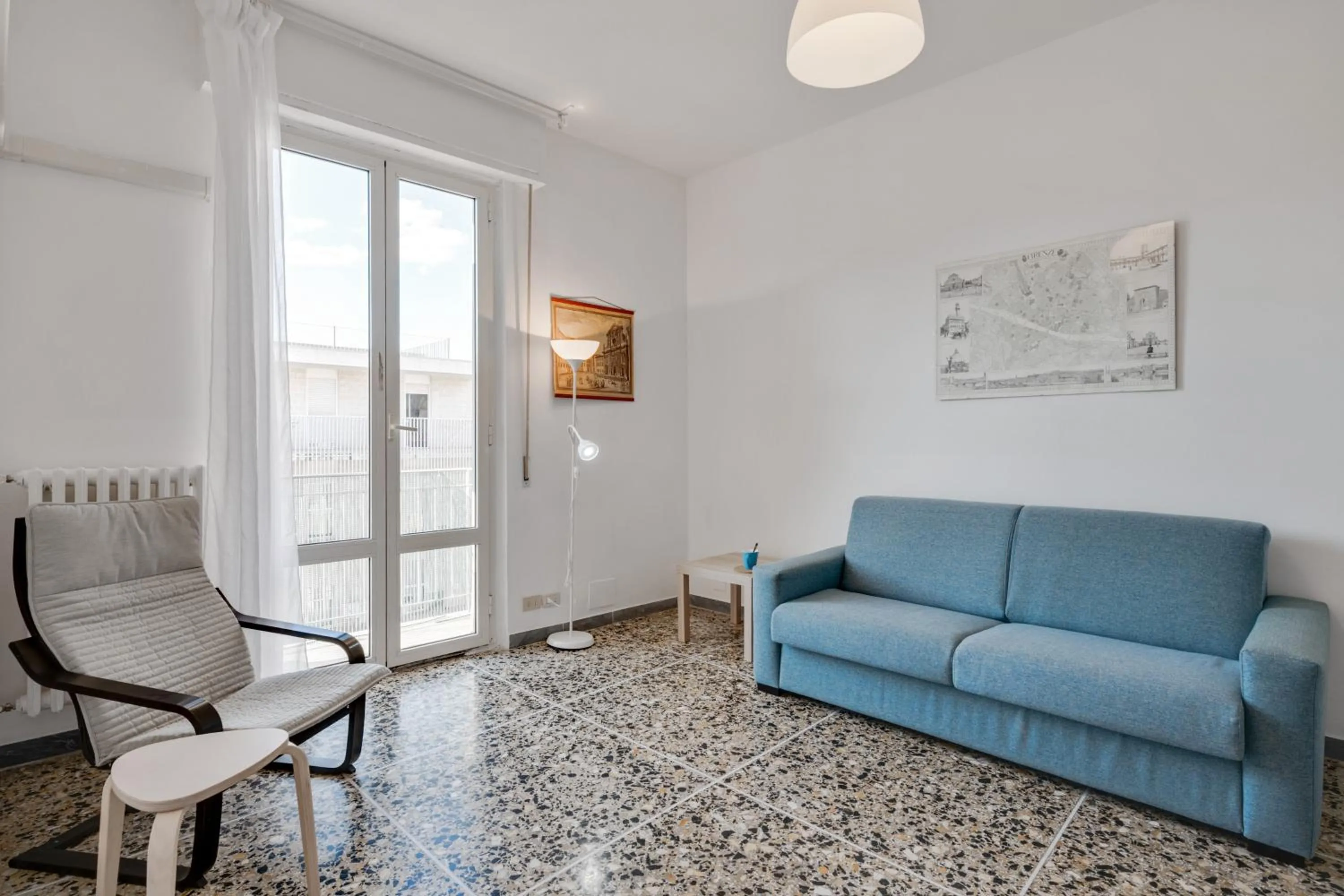 GuestHost - Lulli Cozy Apartment with Balcony